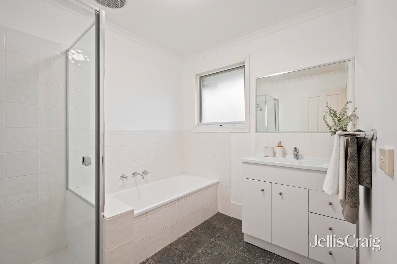 17 Dunrossil Drive, Kilsyth image 8