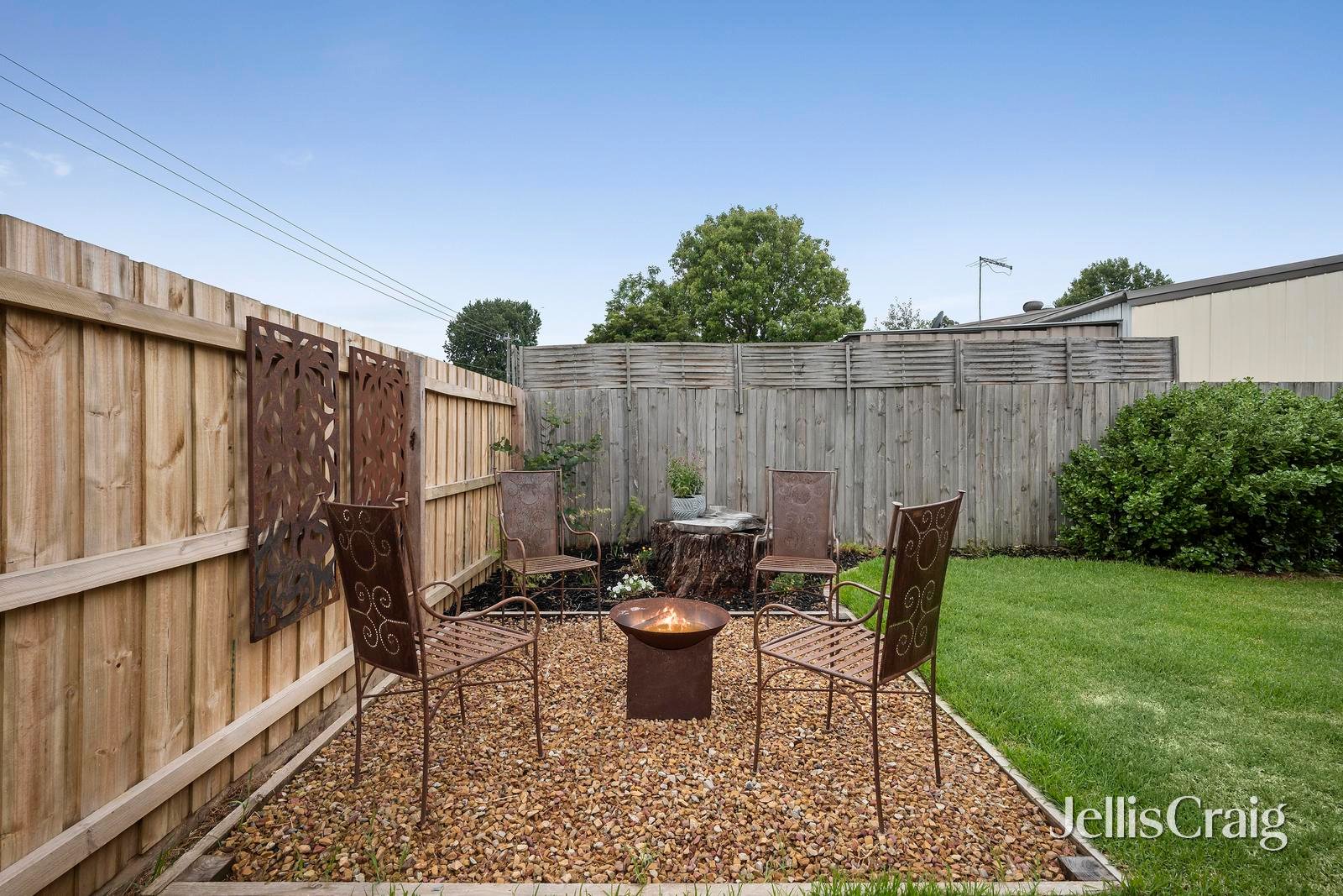 17 Dunrossil Drive, Kilsyth image 9