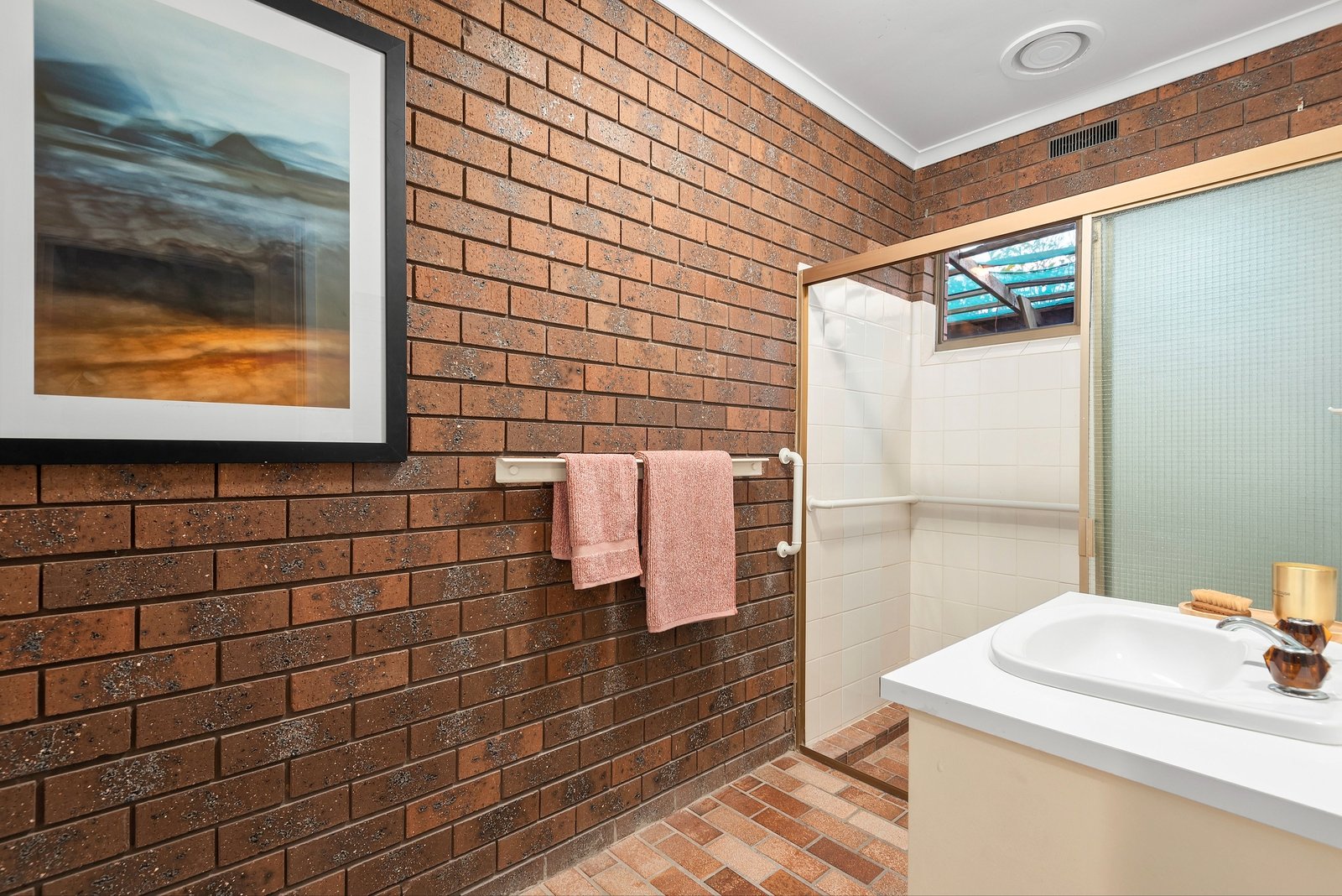 Property Gallery Thumbnail 18