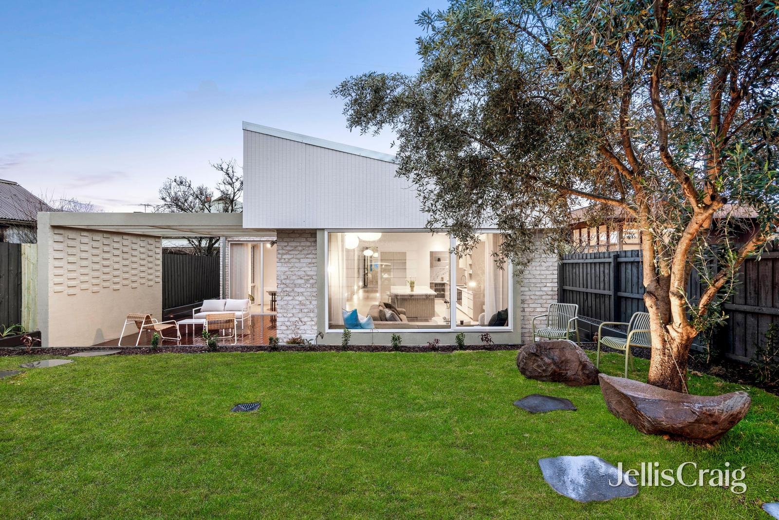 17 Edmends Street, Brunswick image 10