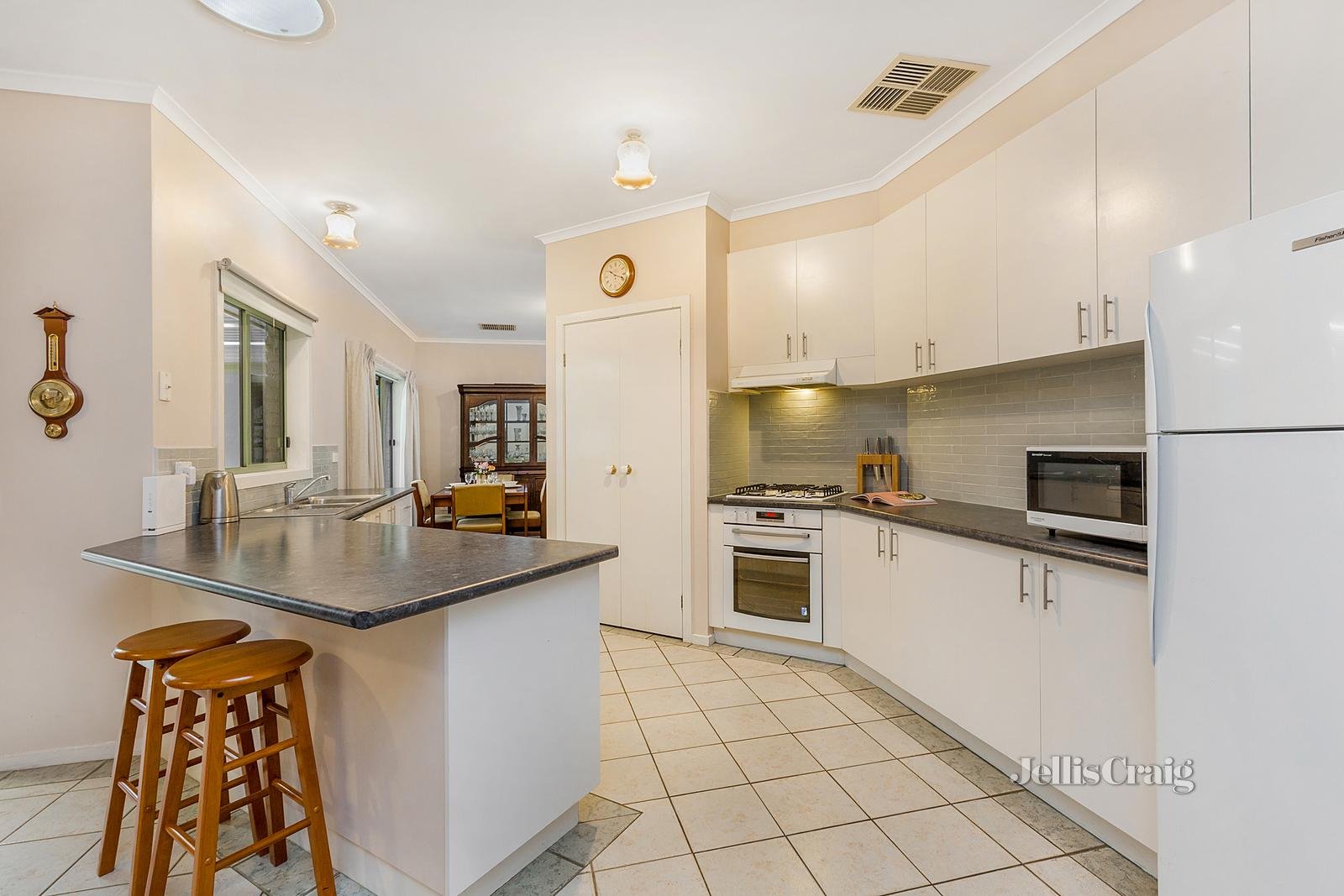 17 Eleanor Drive, Campbells Creek image 3