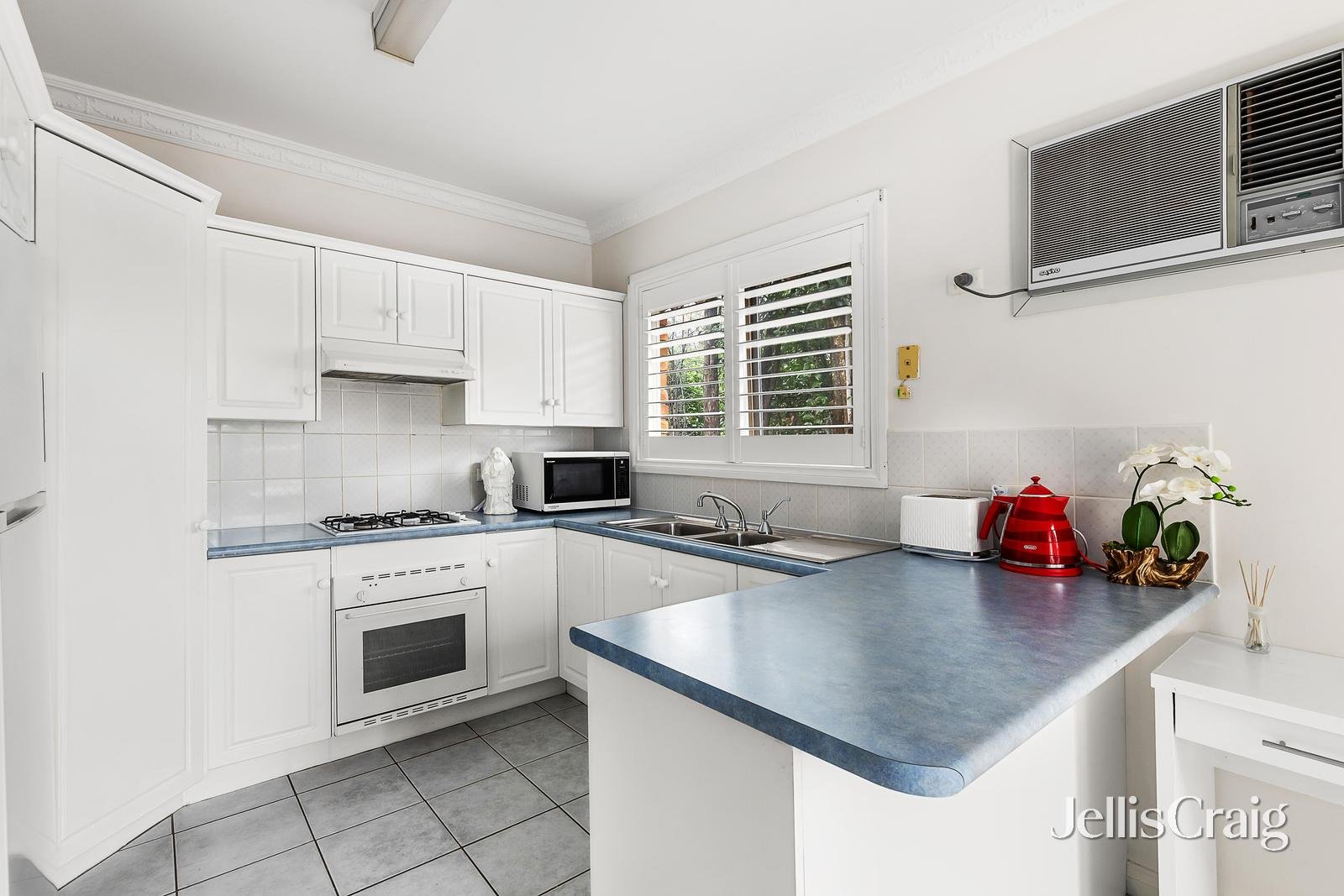 1/7 Ester Street, Greensborough image 4