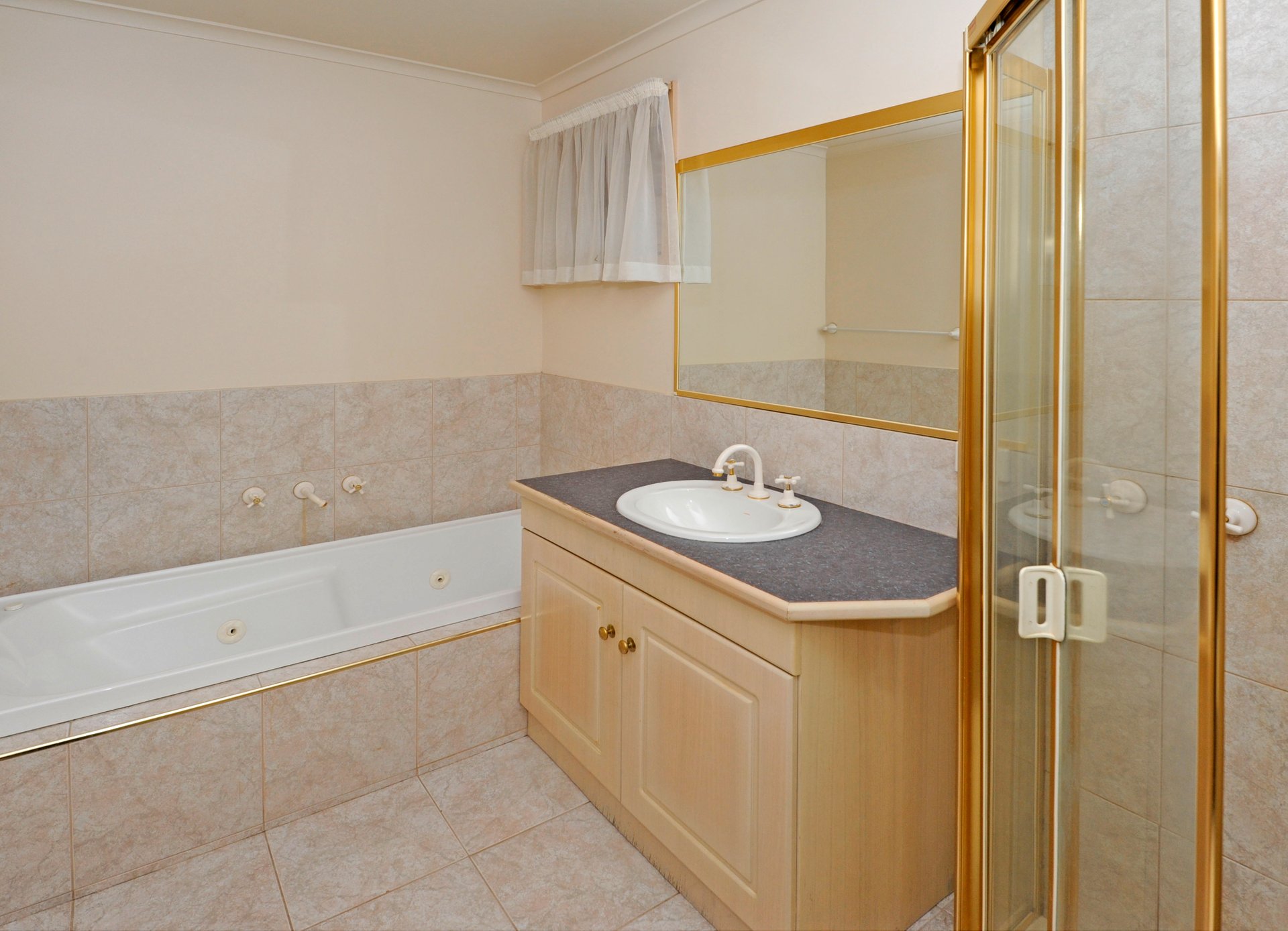 Property Gallery Thumbnail 5
