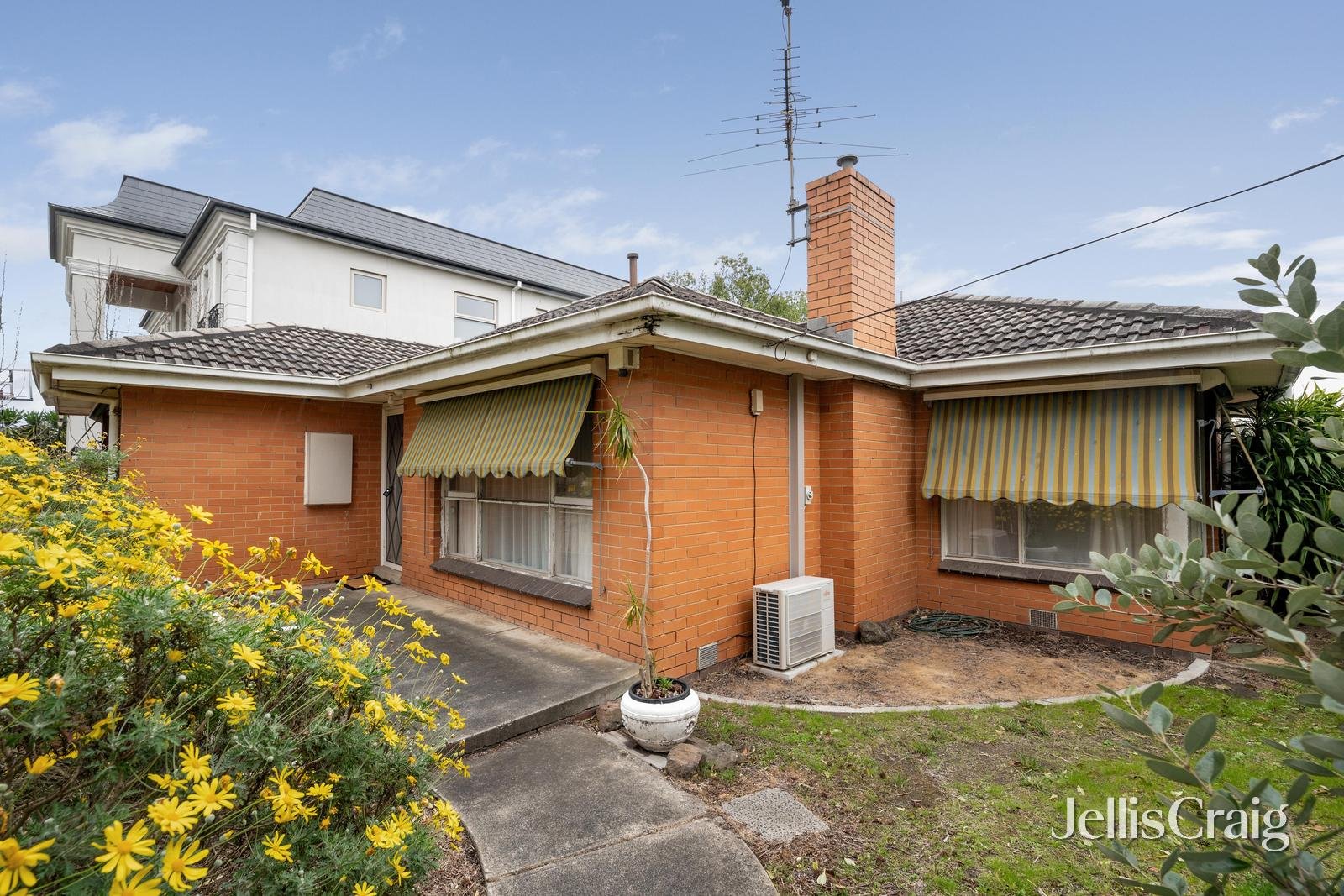 17 Fraser Street, Glen Waverley image 2