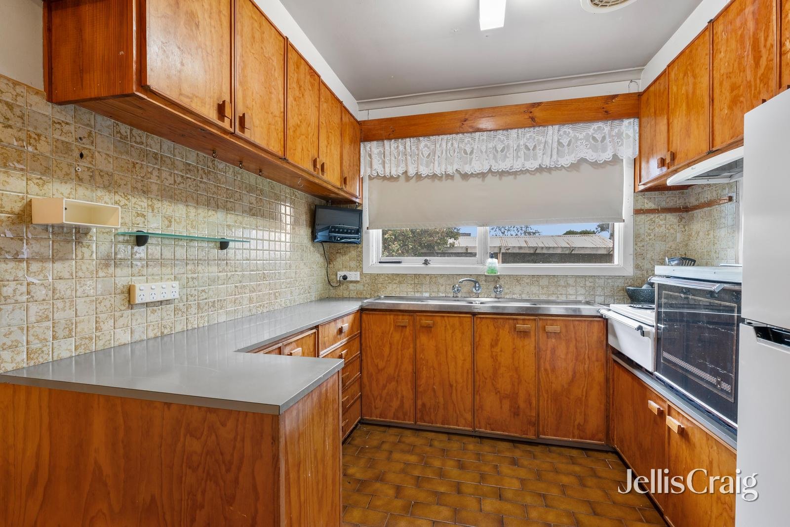 17 Fraser Street, Glen Waverley image 4