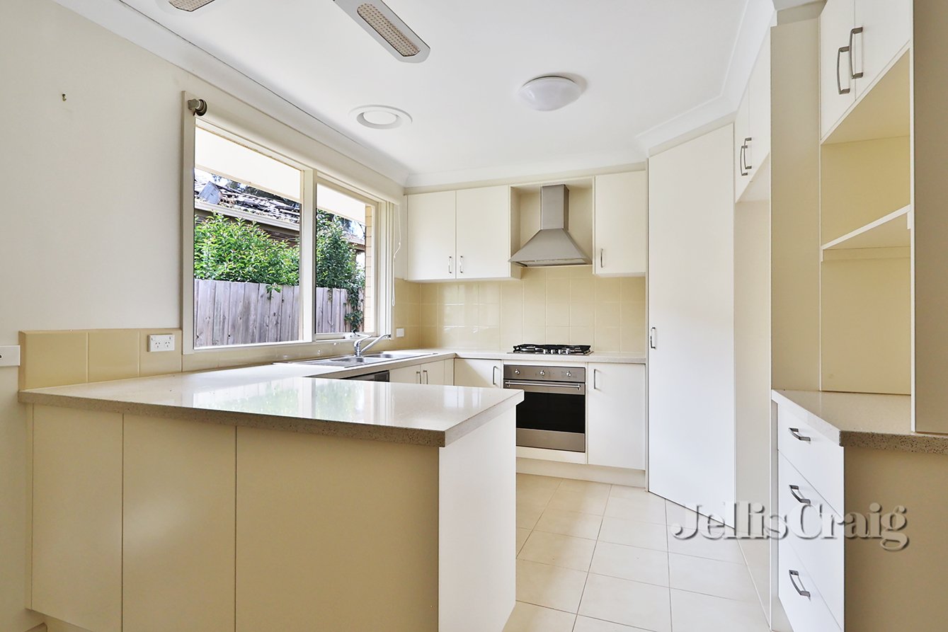 17 Galahad Crescent, Glen&nbsp;Waverley image 2