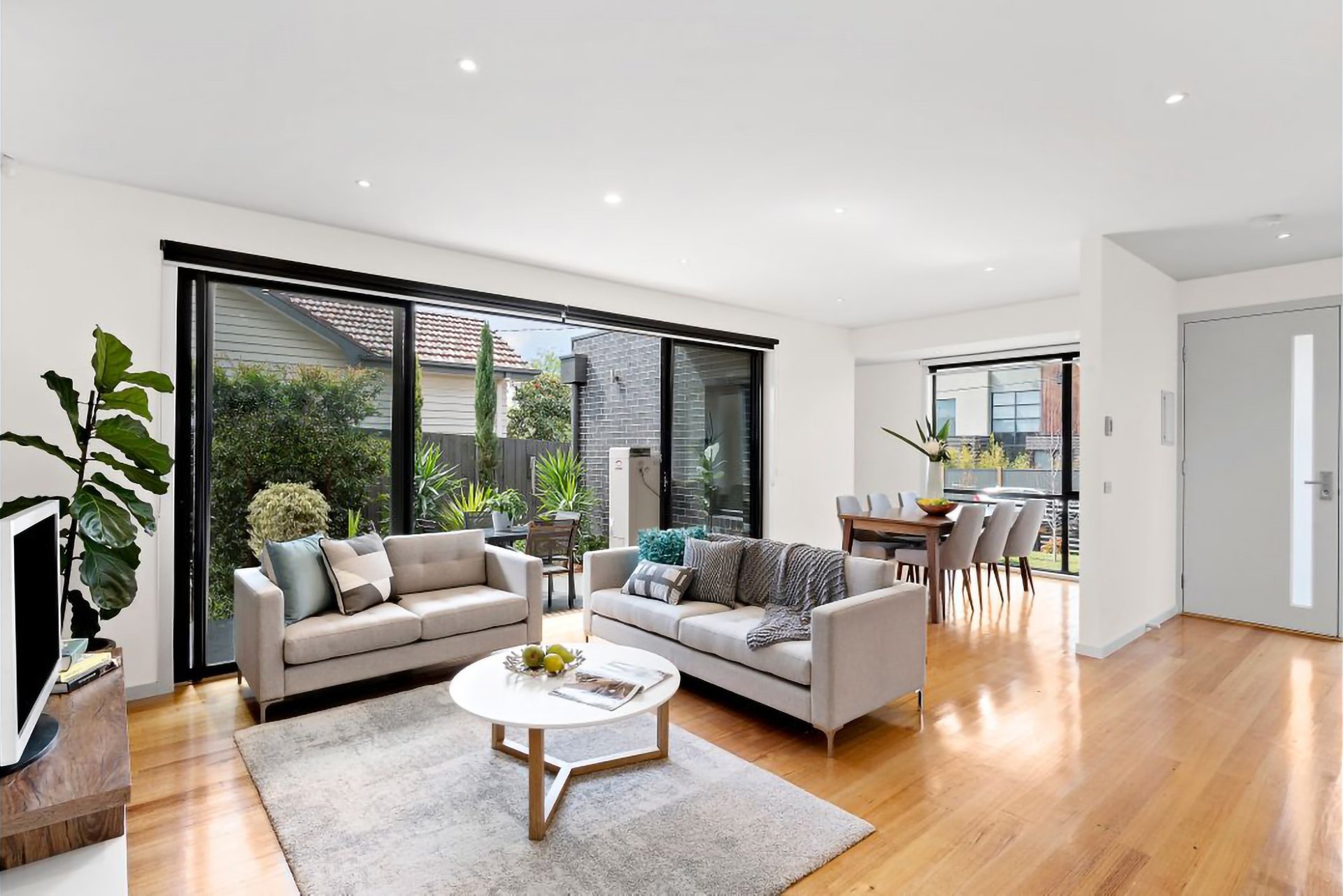 1/7 Gauntlet Road, Malvern East image 2