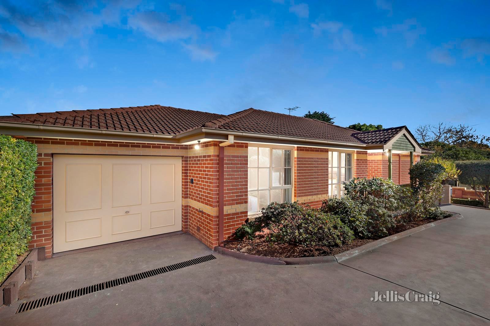1/7 George Street, Mont Albert image 1
