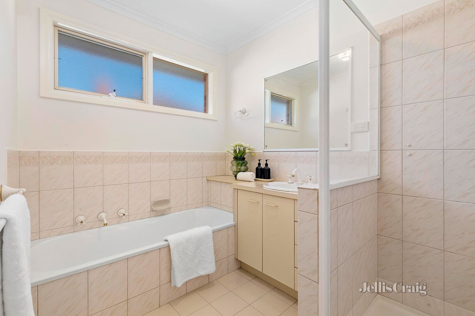 1/7 George Street, Mont Albert image 6