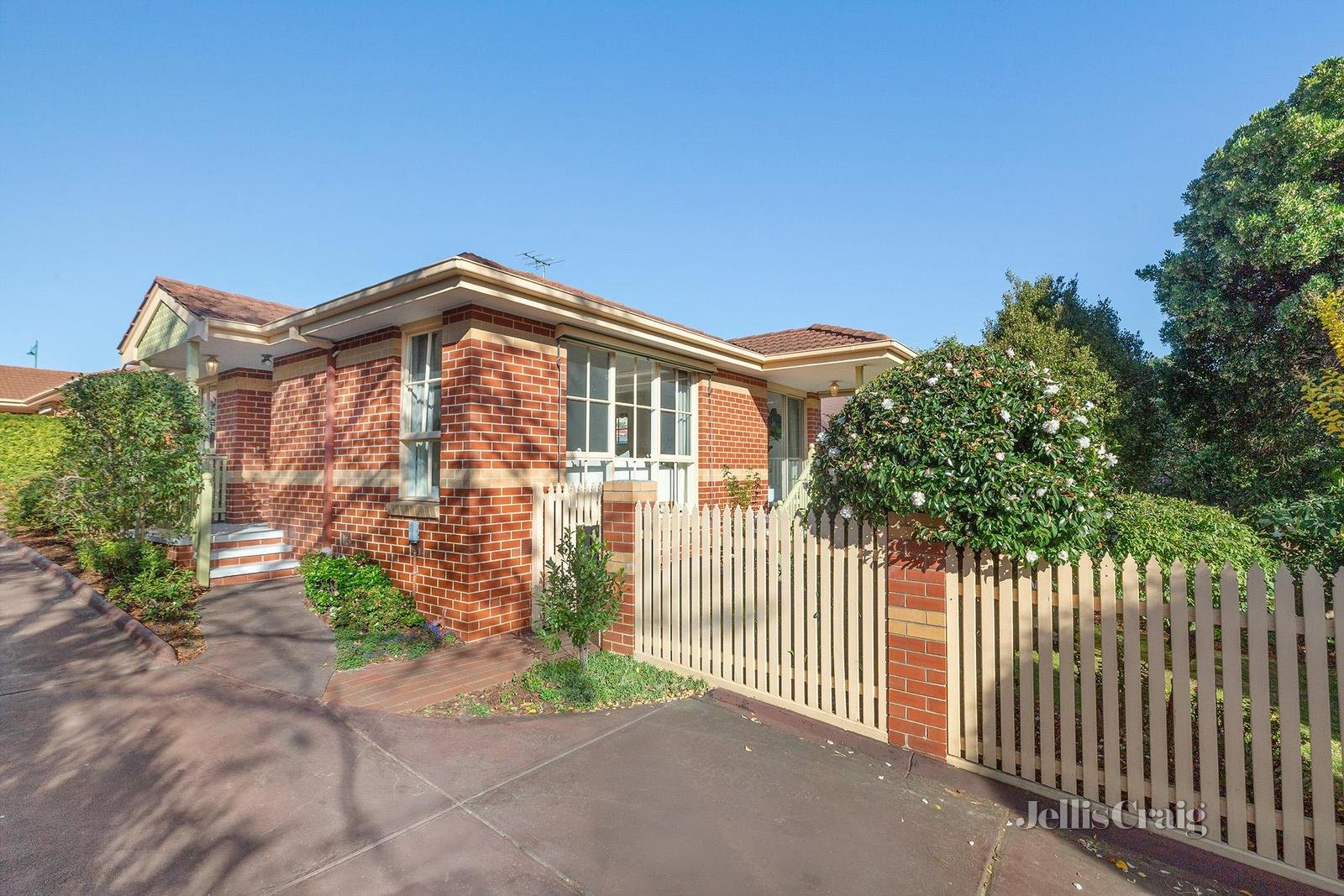 1/7 George Street, Mont Albert image 10