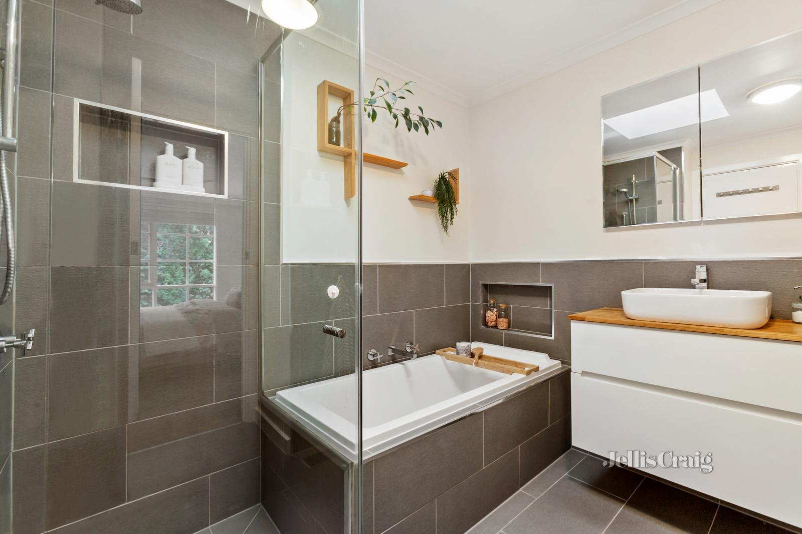1/7 Glen Ebor Avenue, Blackburn image 9