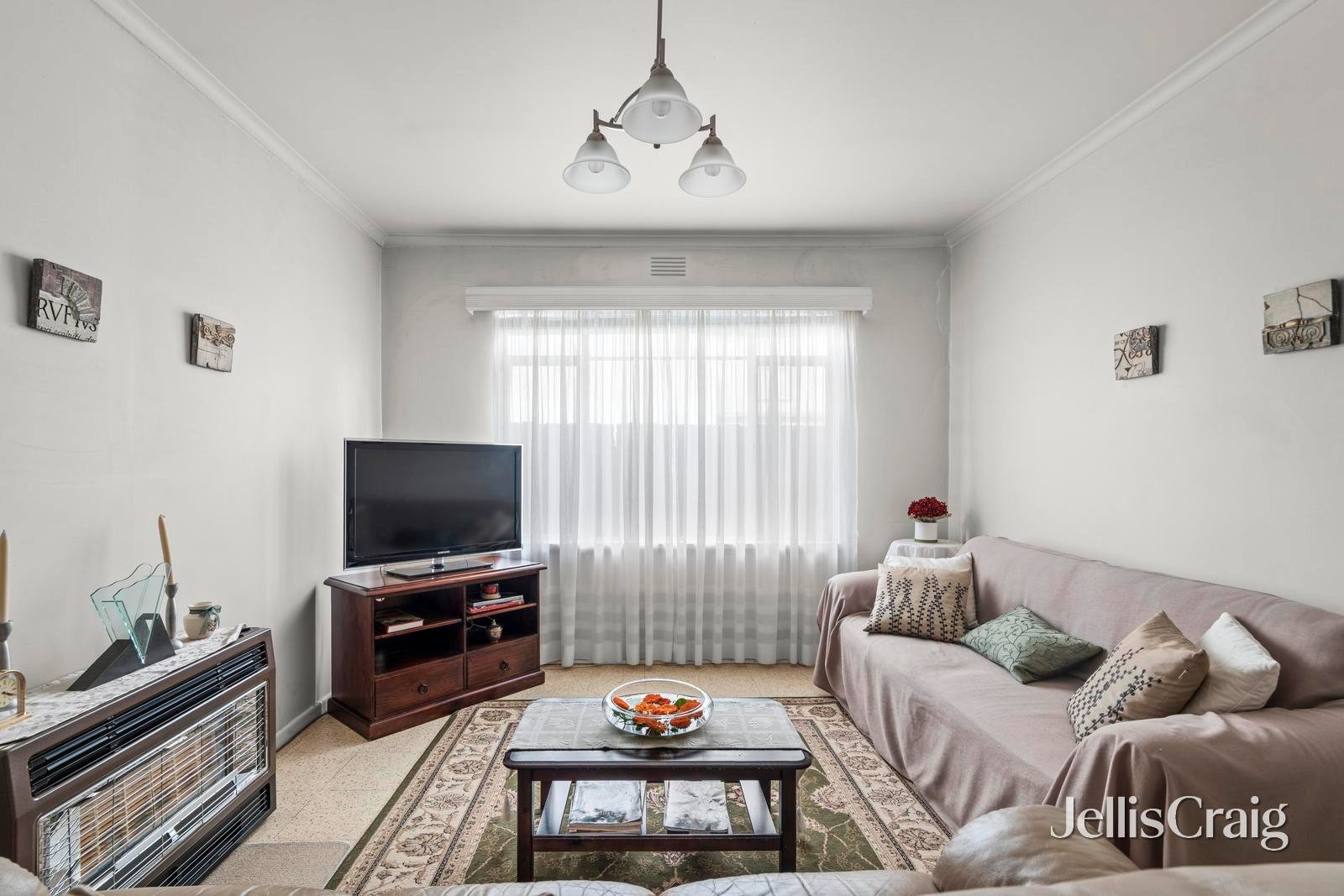 17 Glenlyon Road, Brunswick image 2