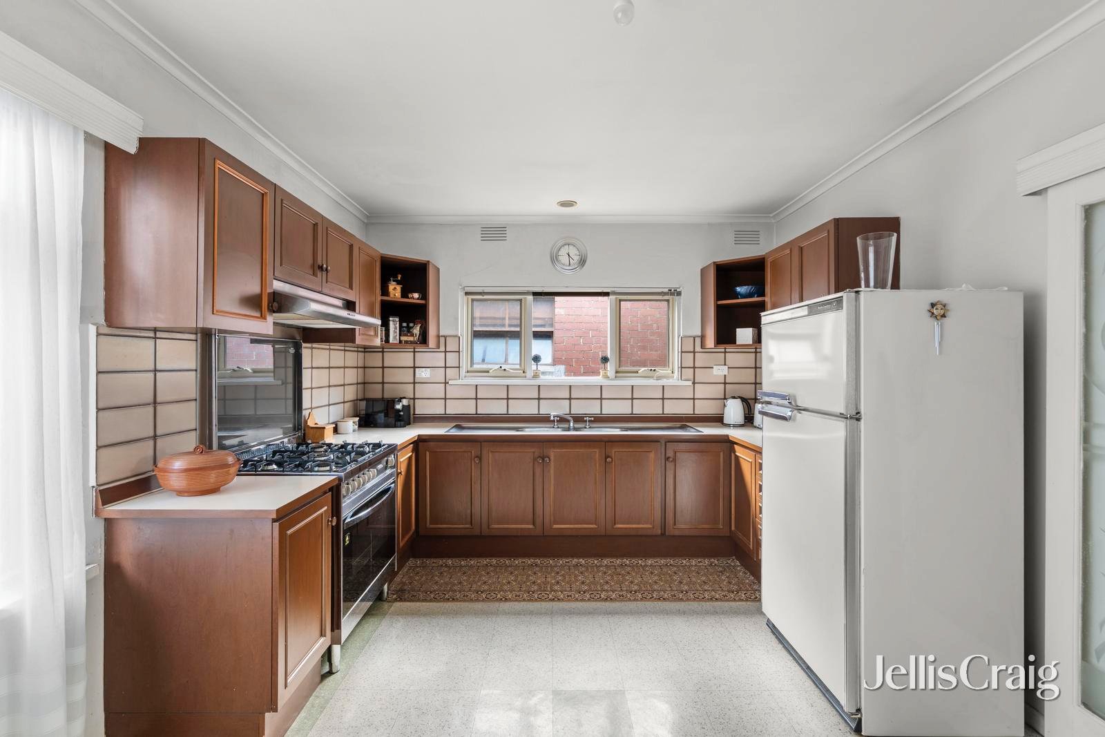 17 Glenlyon Road, Brunswick image 4