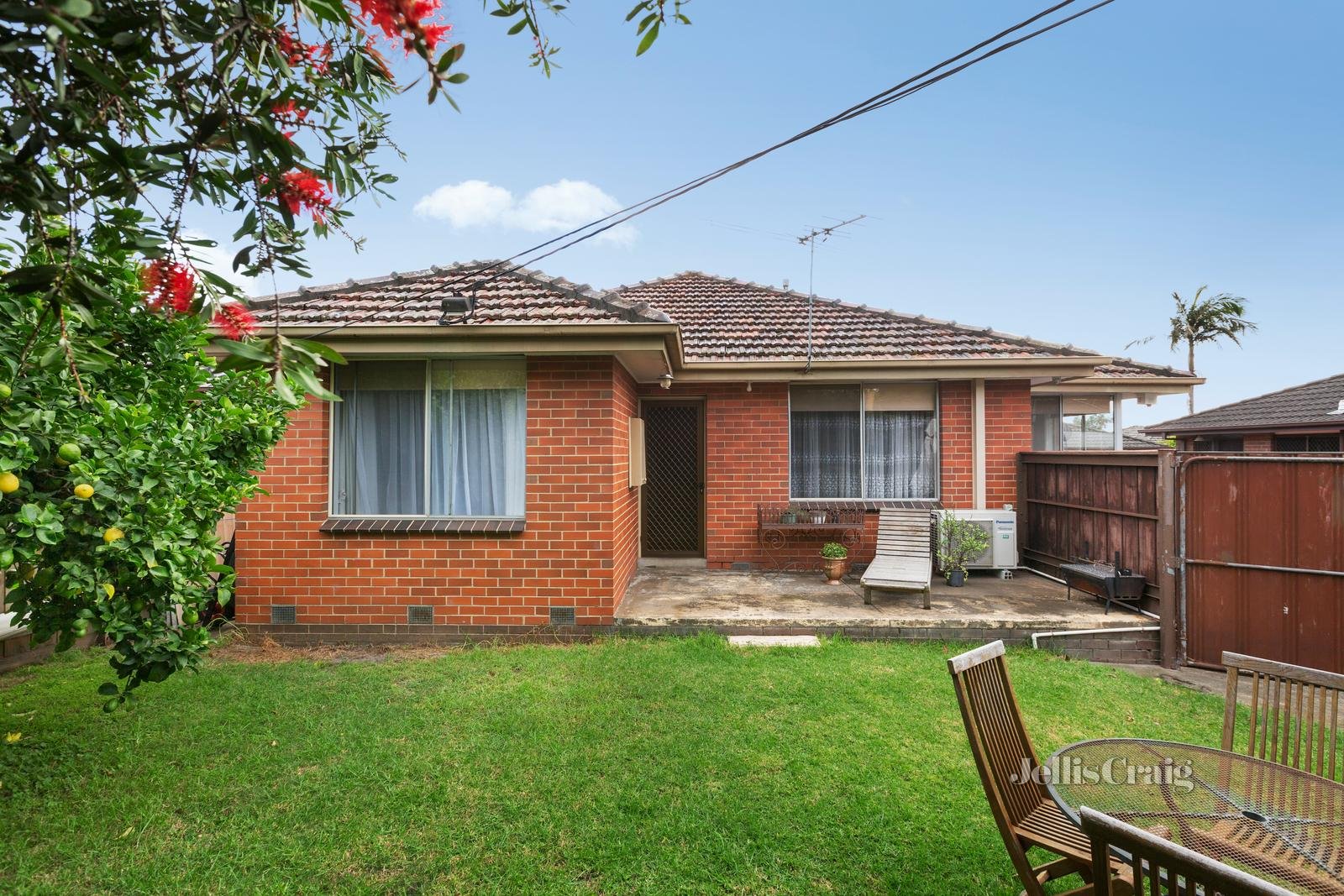 1/7 Golf Road, Oakleigh South image 1