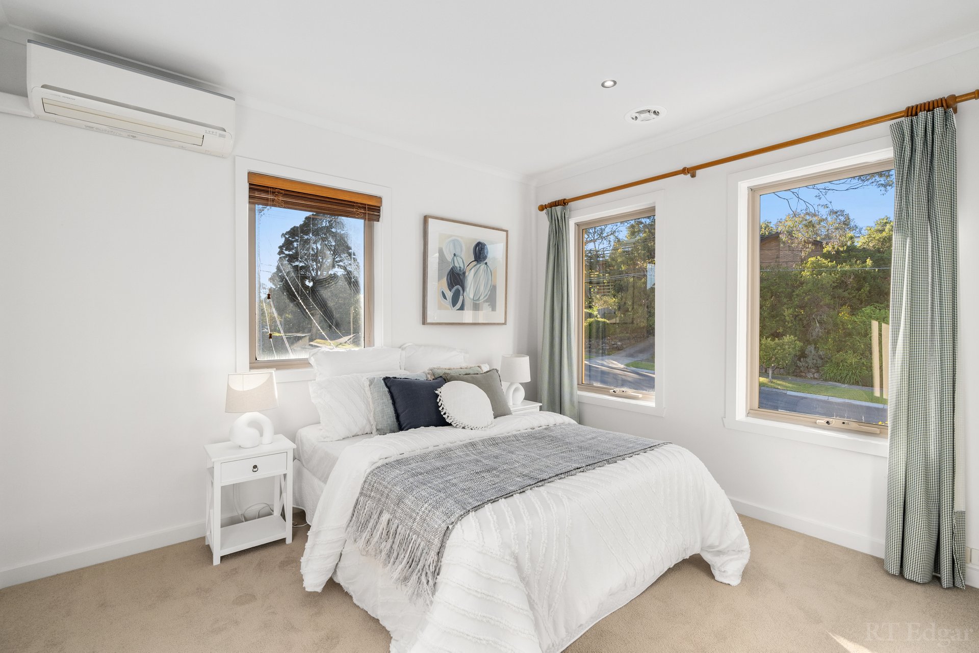 Property Gallery Thumbnail 12