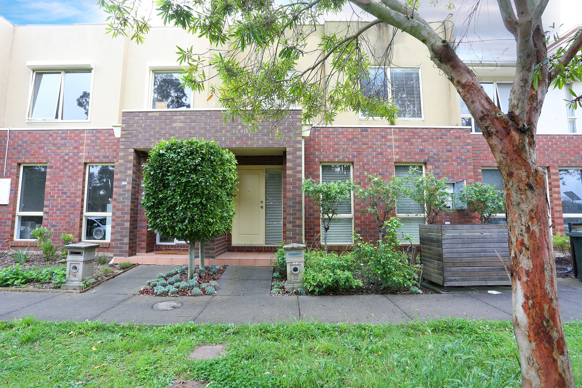 17 Grassland Avenue, COBURG VIC 3058