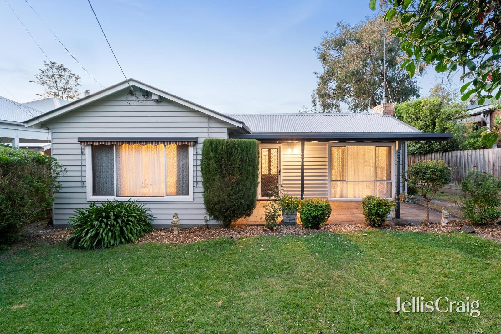 17 Helene Street, Eltham image 1