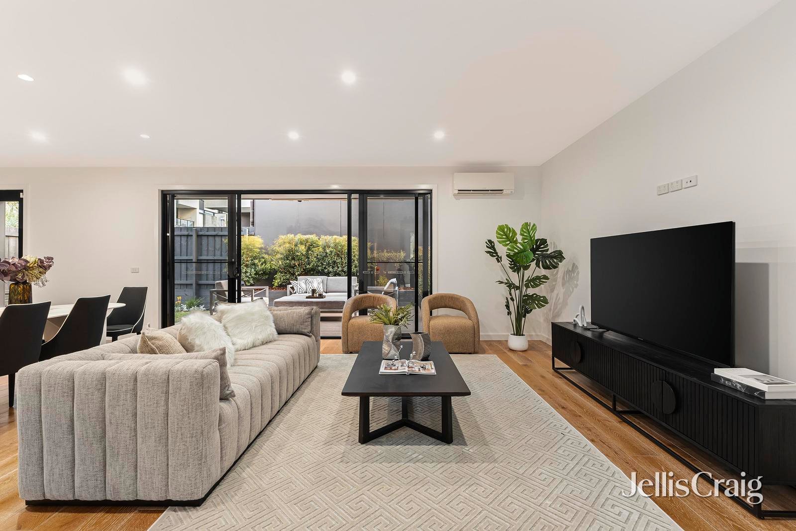 17 Henry Street, Doncaster image 2