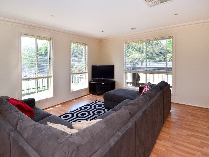 17 Herbert Street, Belmont image 2
