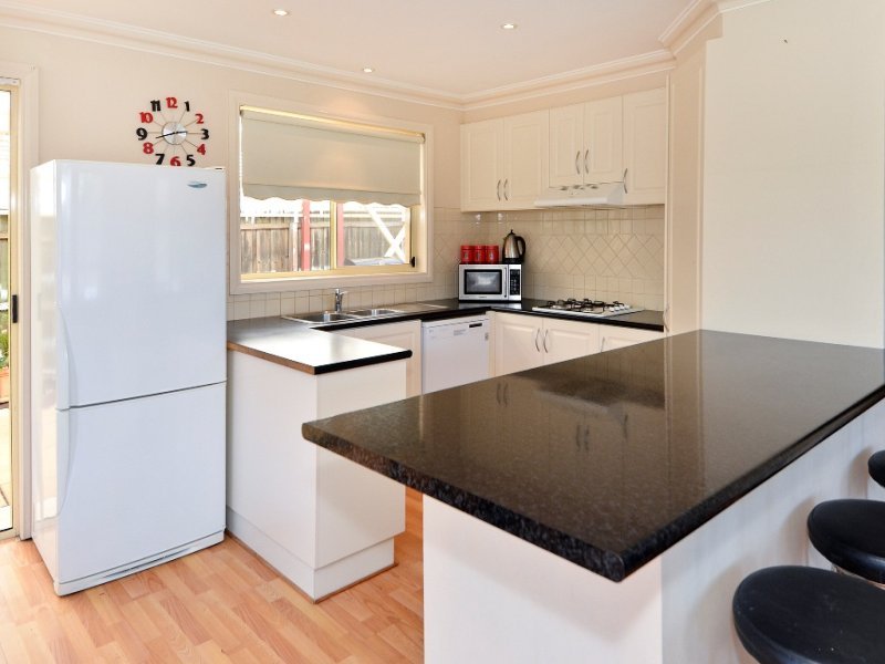 17 Herbert Street, Belmont image 3