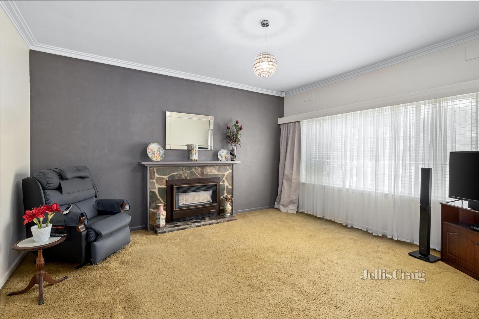 17 Herbert Street, Mount Waverley image 2