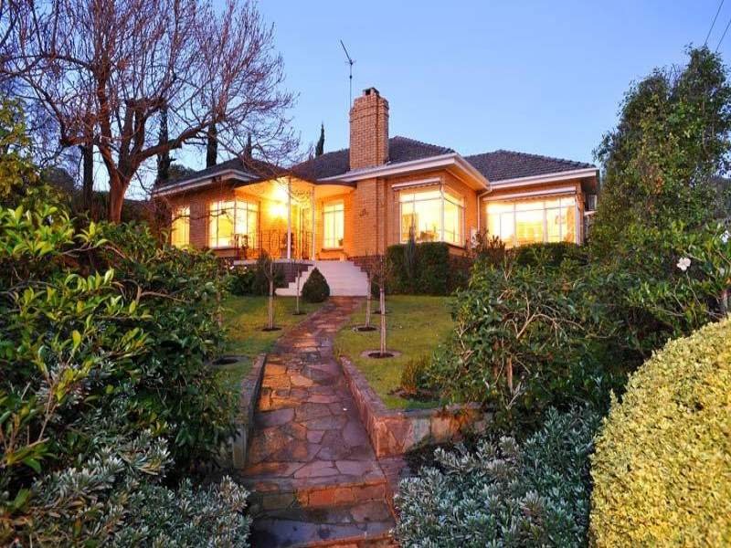 17 High Road, Camberwell image 1
