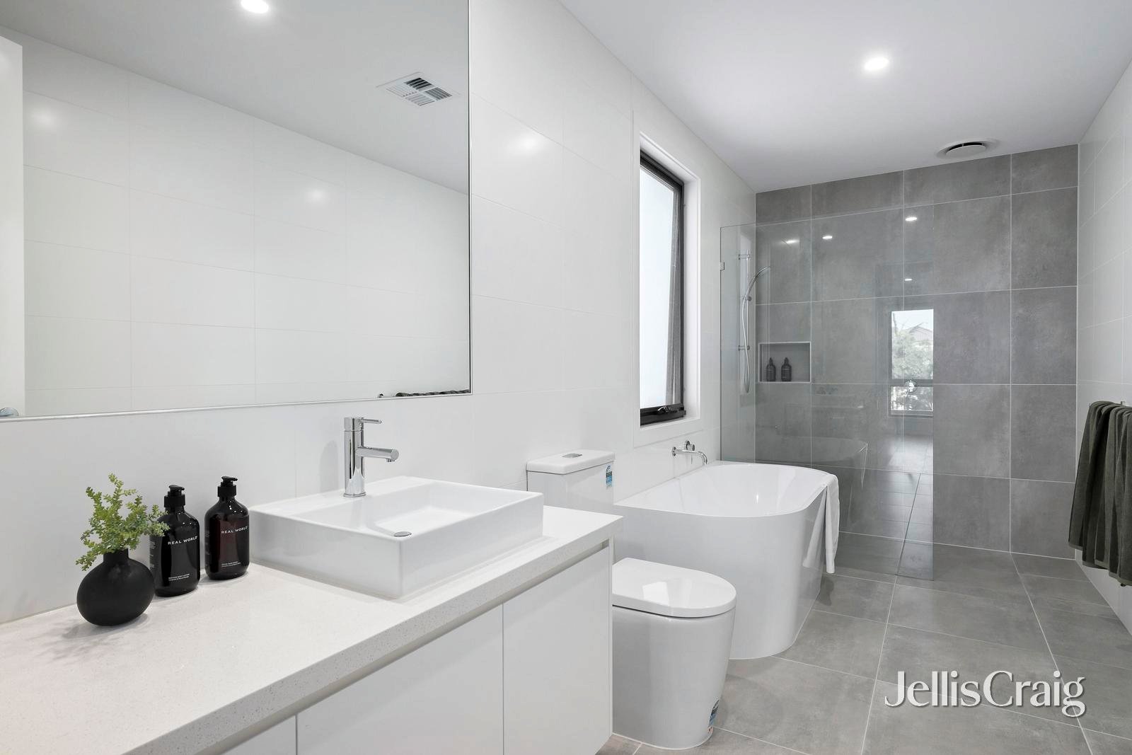17 Hobart Street, Bentleigh image 16