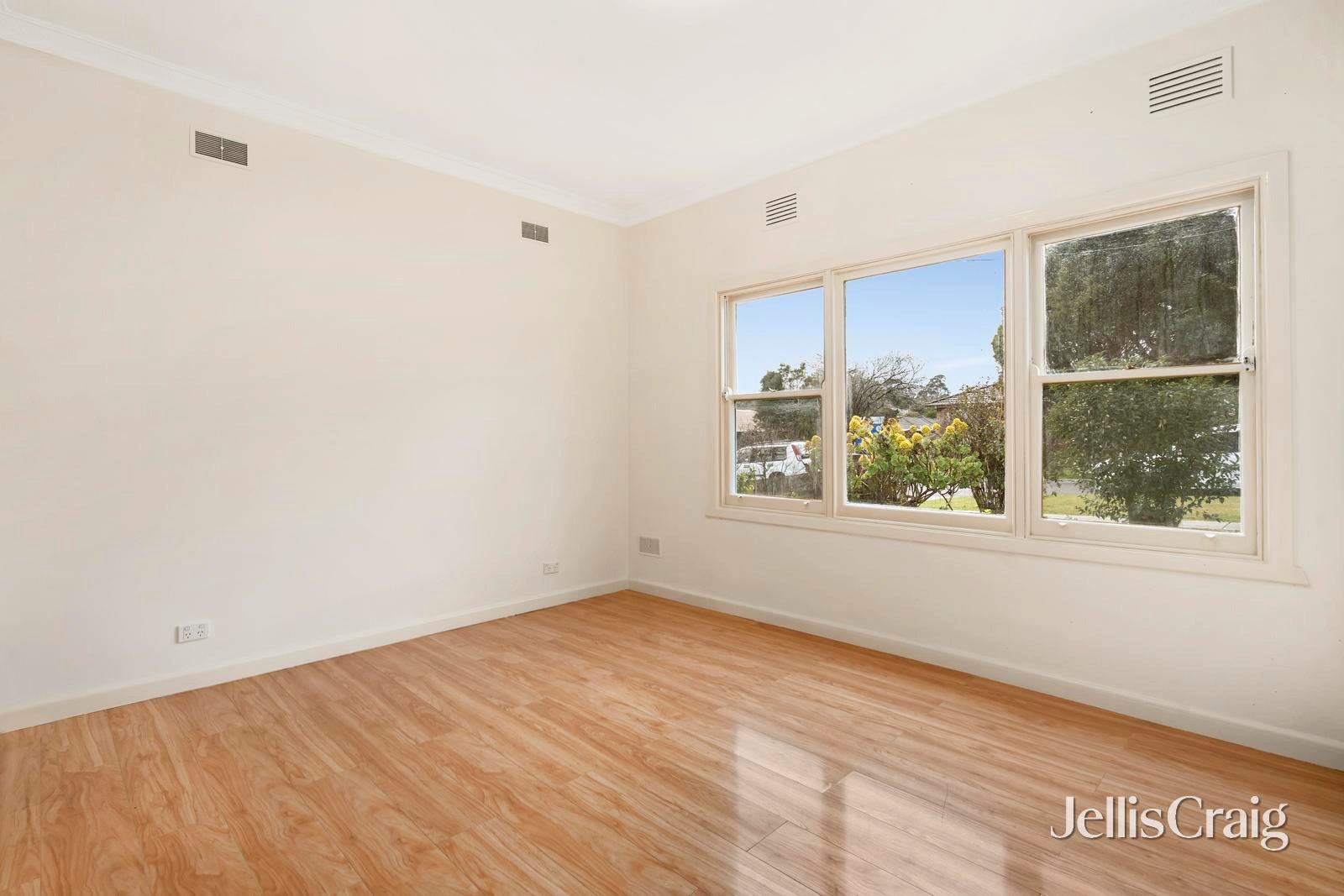 17 Illoura Avenue, Ringwood&nbsp;East image 5