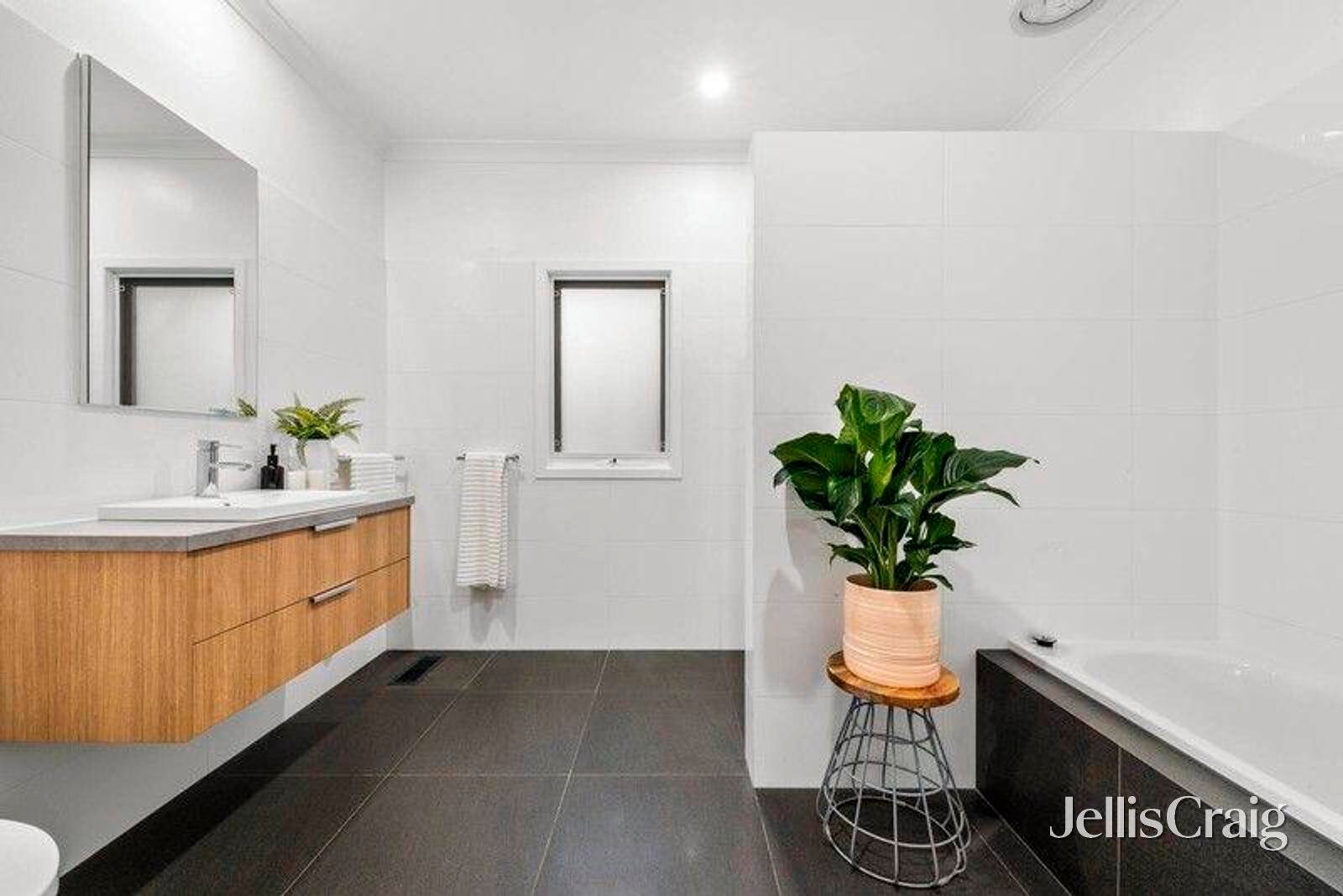 17 Itkeston Street, Herne&nbsp;Hill image 8