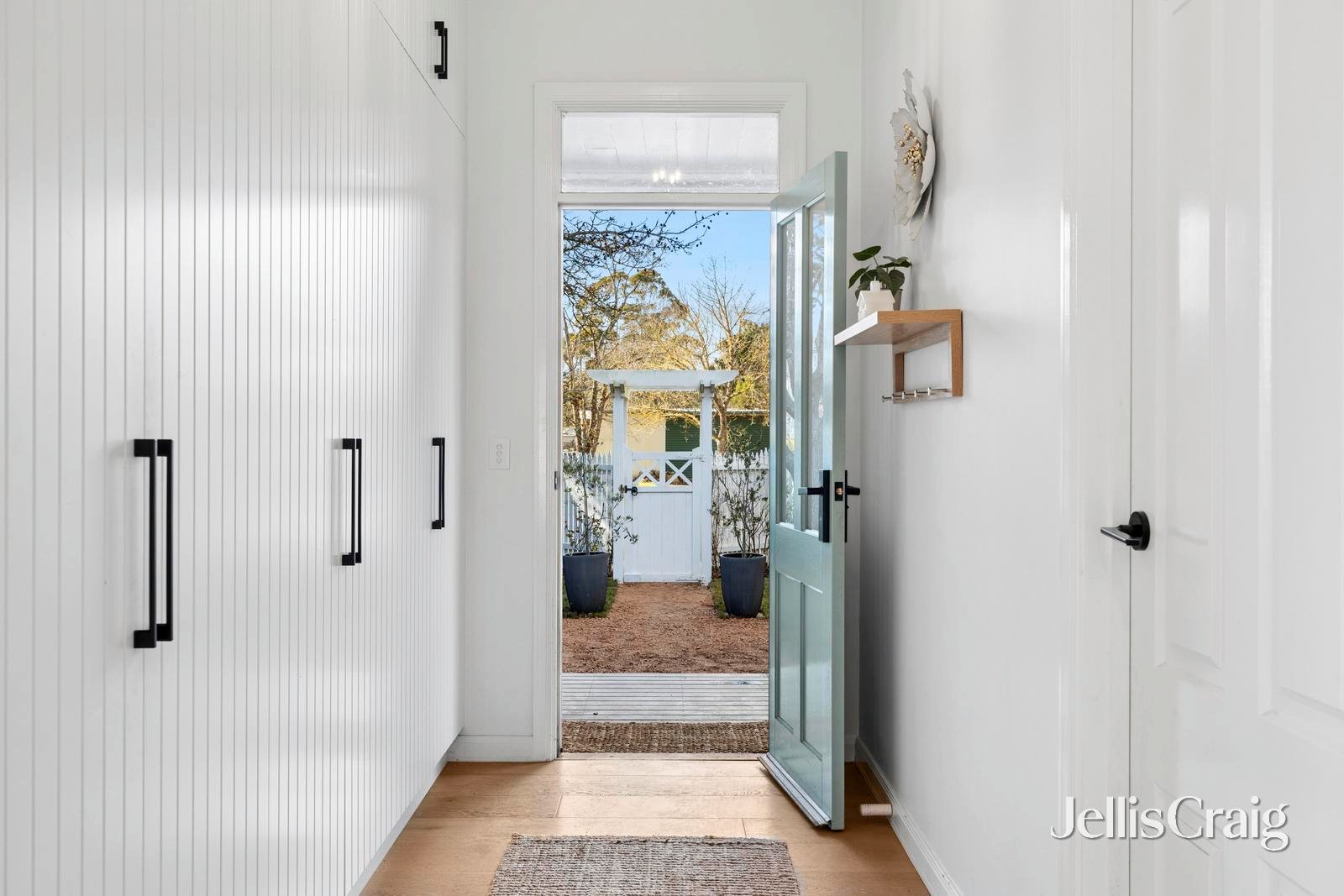 17 Jeffreys Street, Woodend image 3