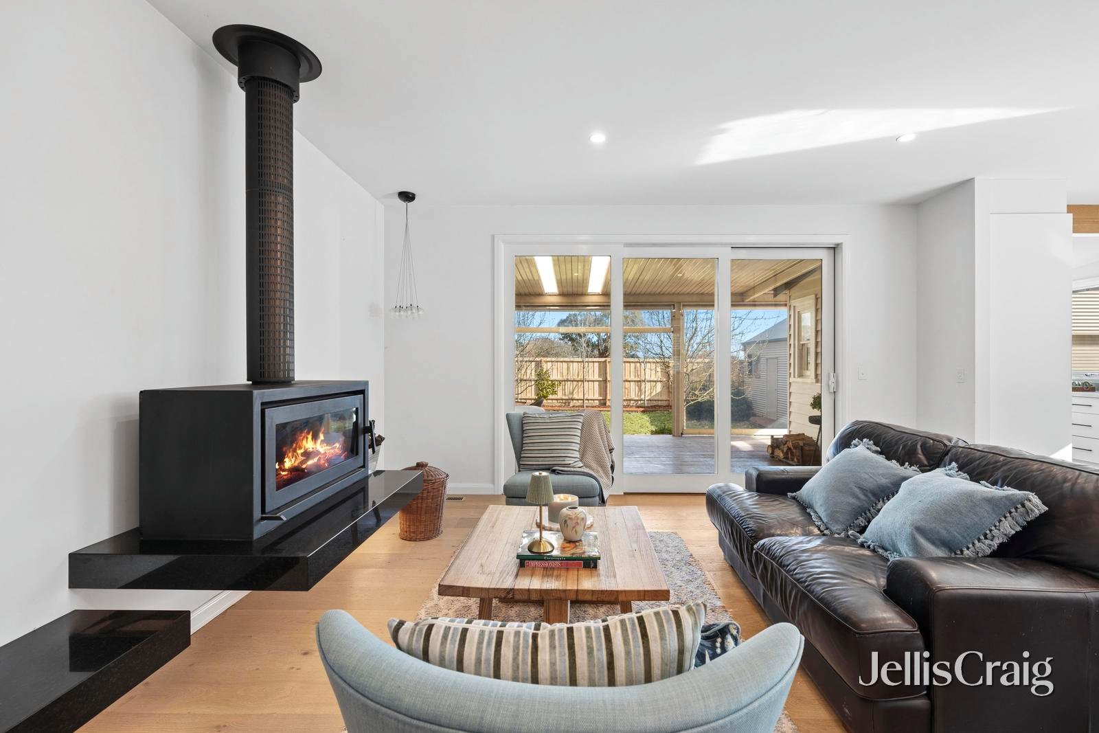 17 Jeffreys Street, Woodend image 4