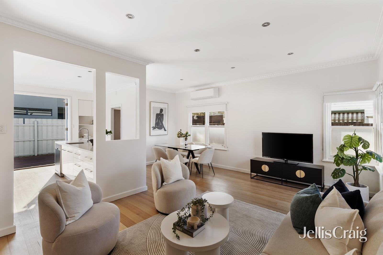 1/7 Joan Street, Moorabbin image 3