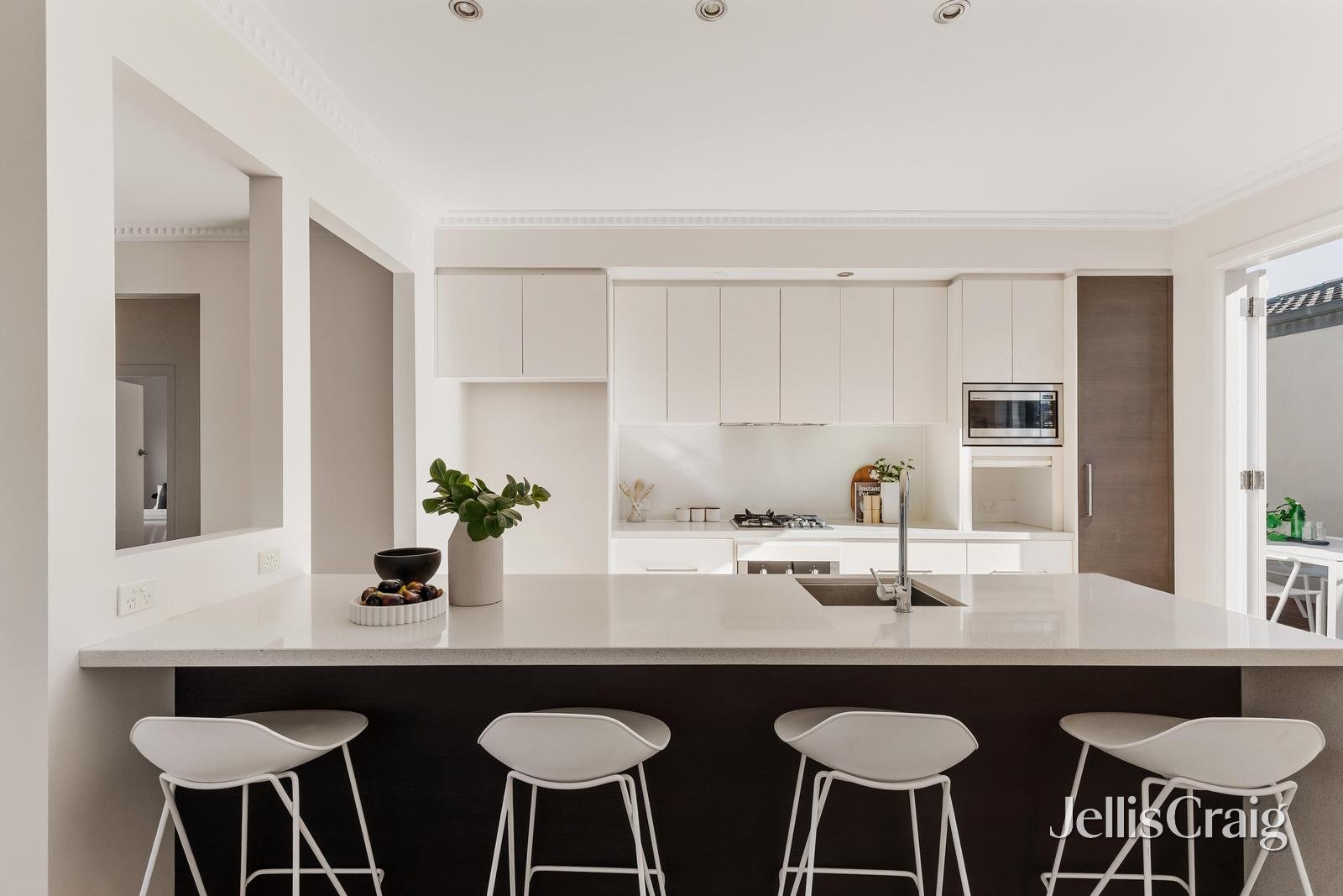 1/7 Joan Street, Moorabbin image 6