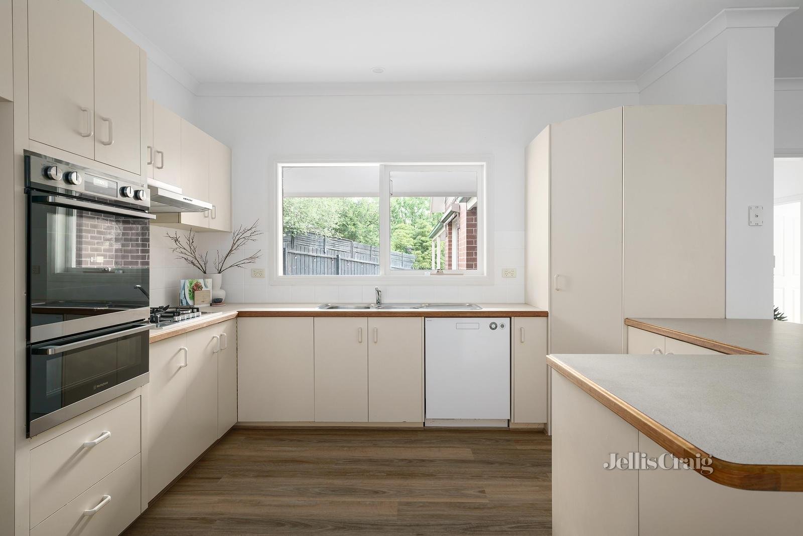 1/7 John Street, Eltham image 3