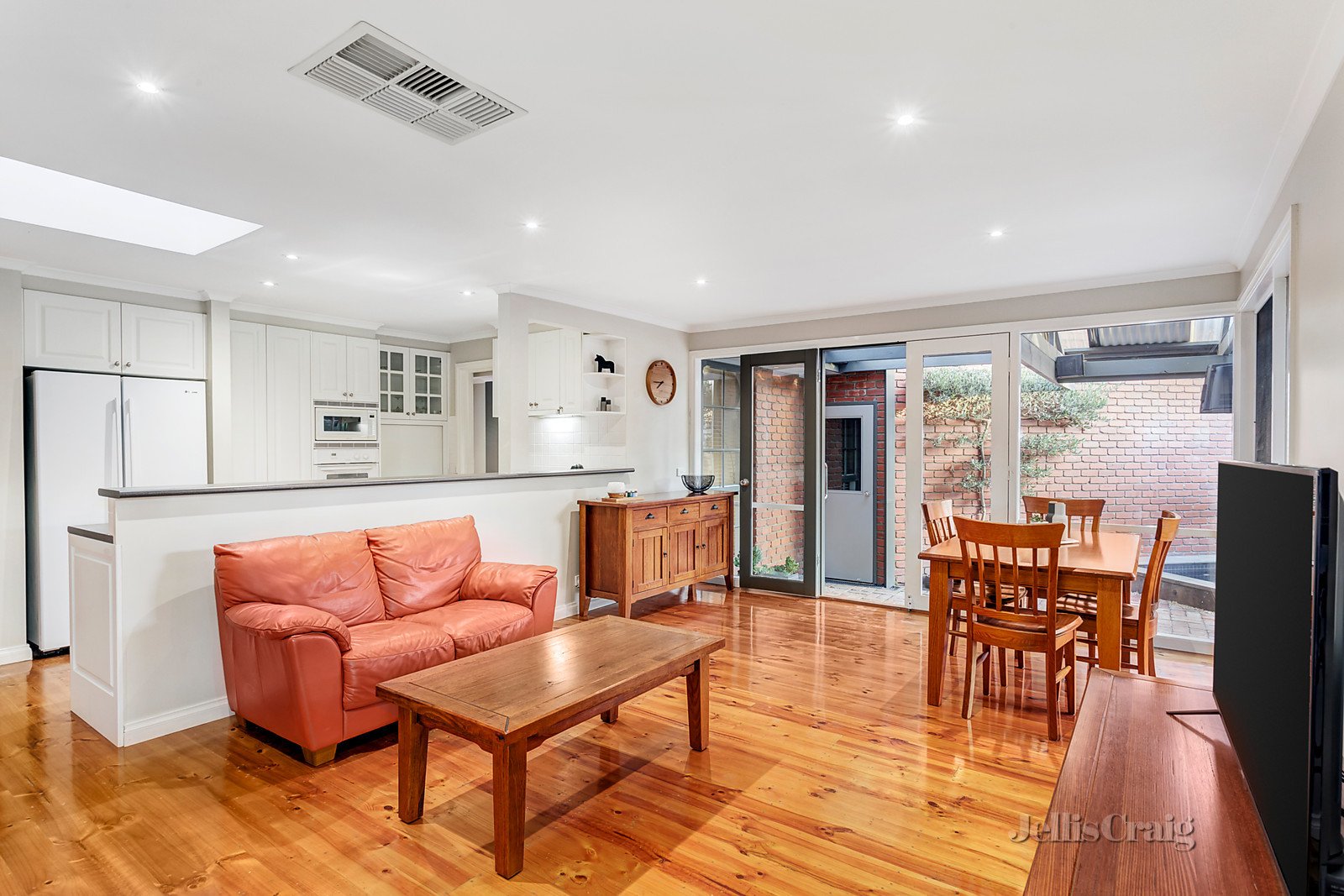1/7 Justin Court, Wantirna South image 6