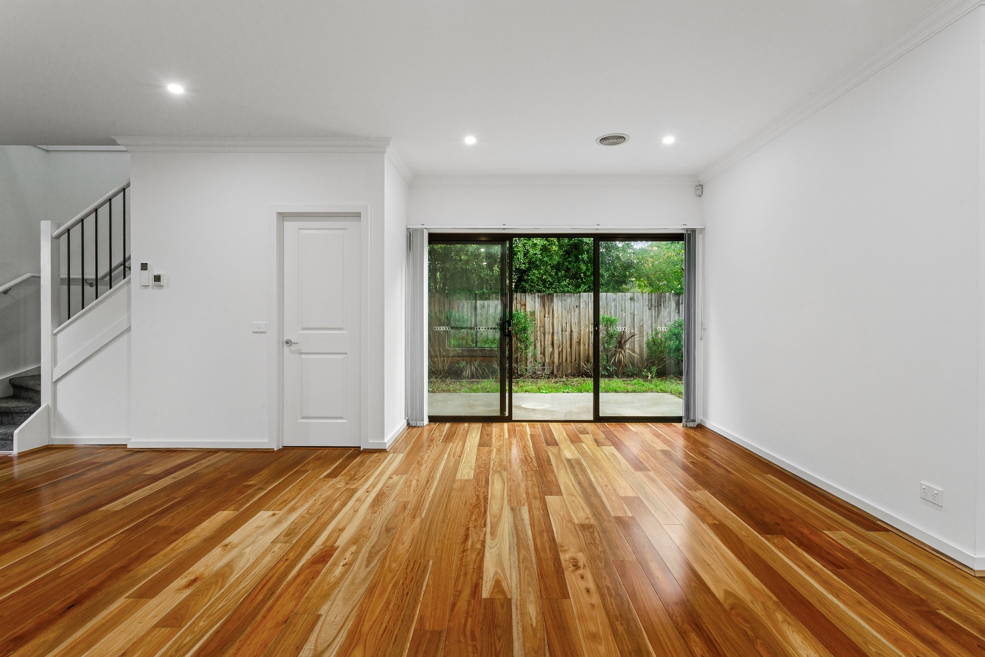 1/7 Kauri Court, Croydon image 4