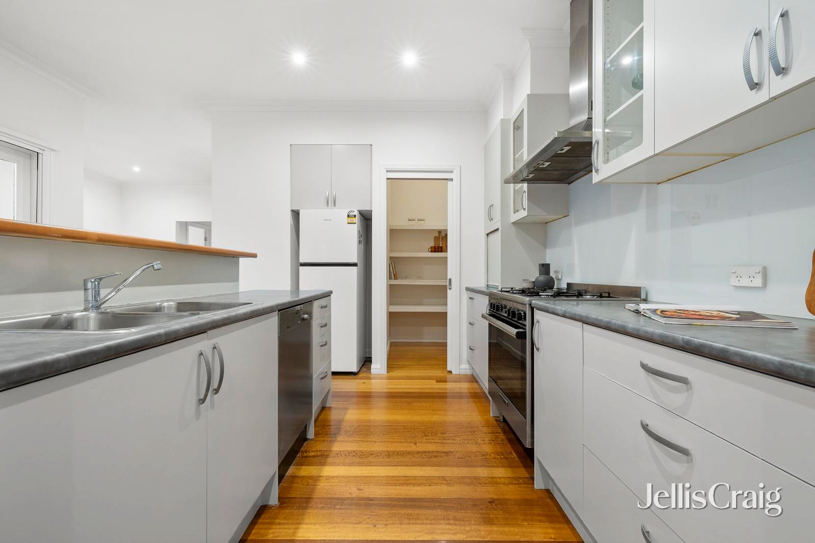 17 Kendall Street, Hampton image 7