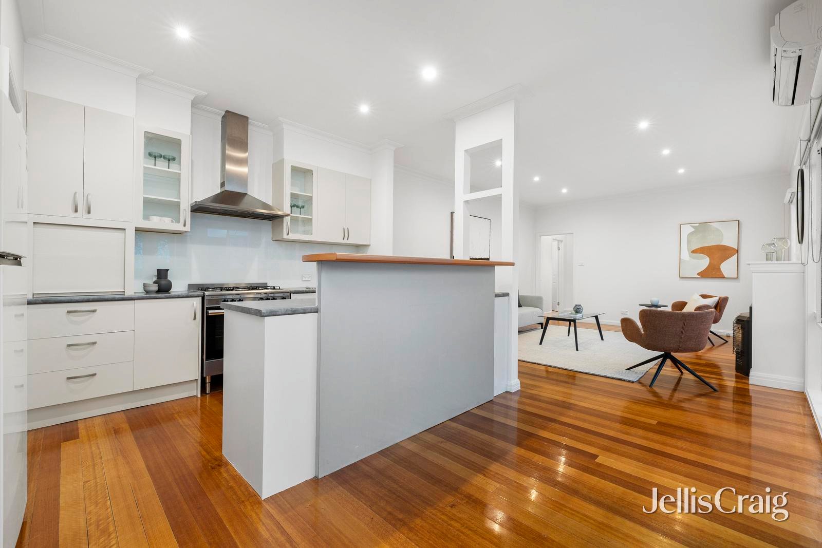 17 Kendall Street, Hampton image 8