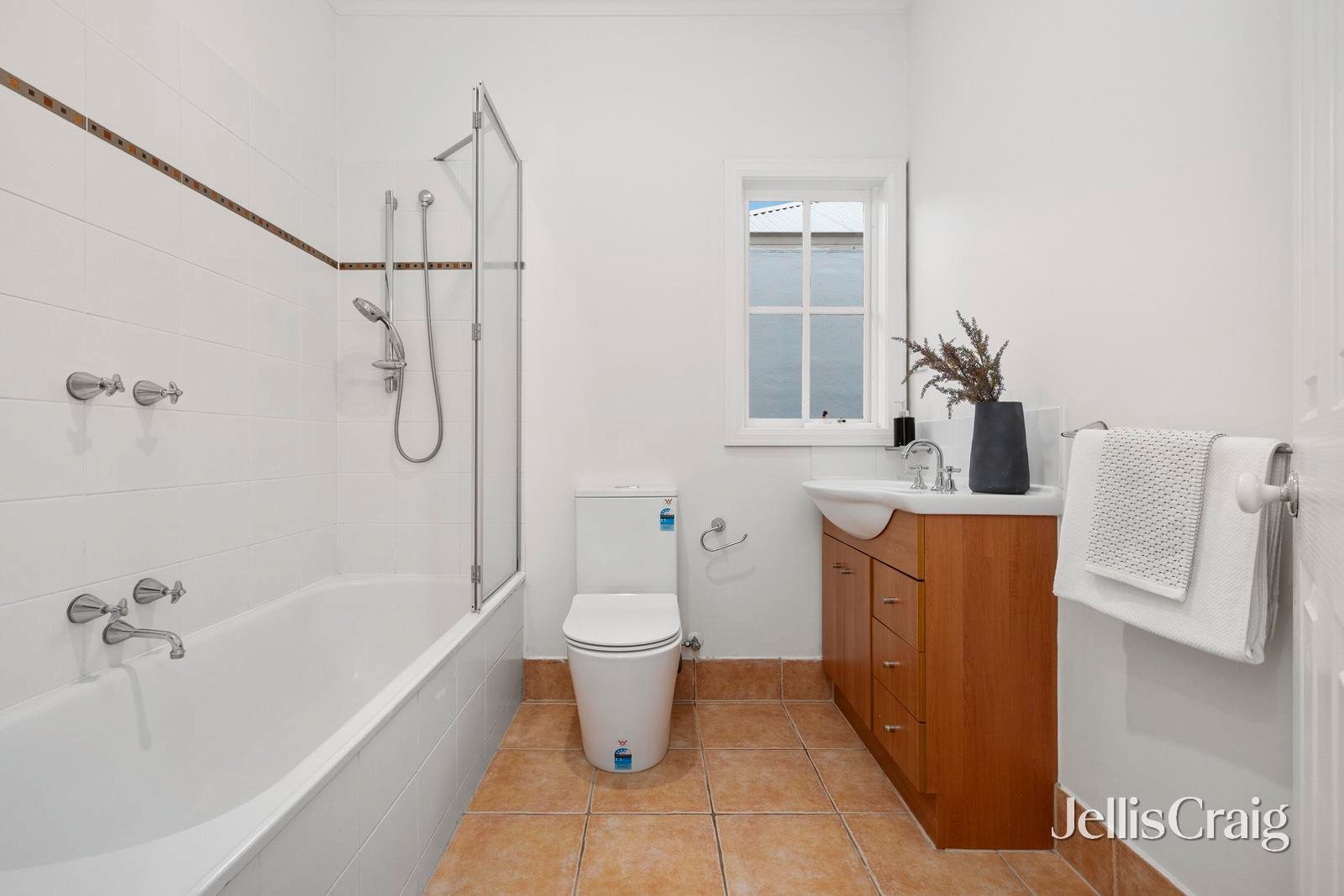 17 Kendall Street, Hampton image 14