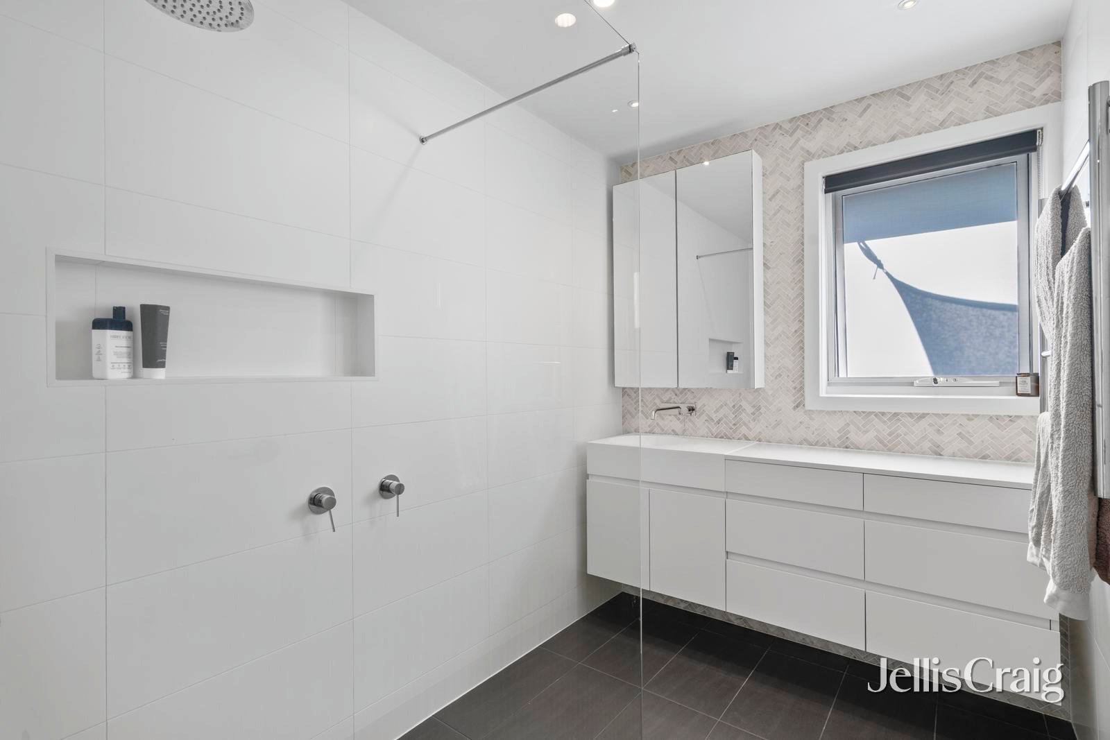 1/7 Kevin Street, Mount&nbsp;Waverley image 7