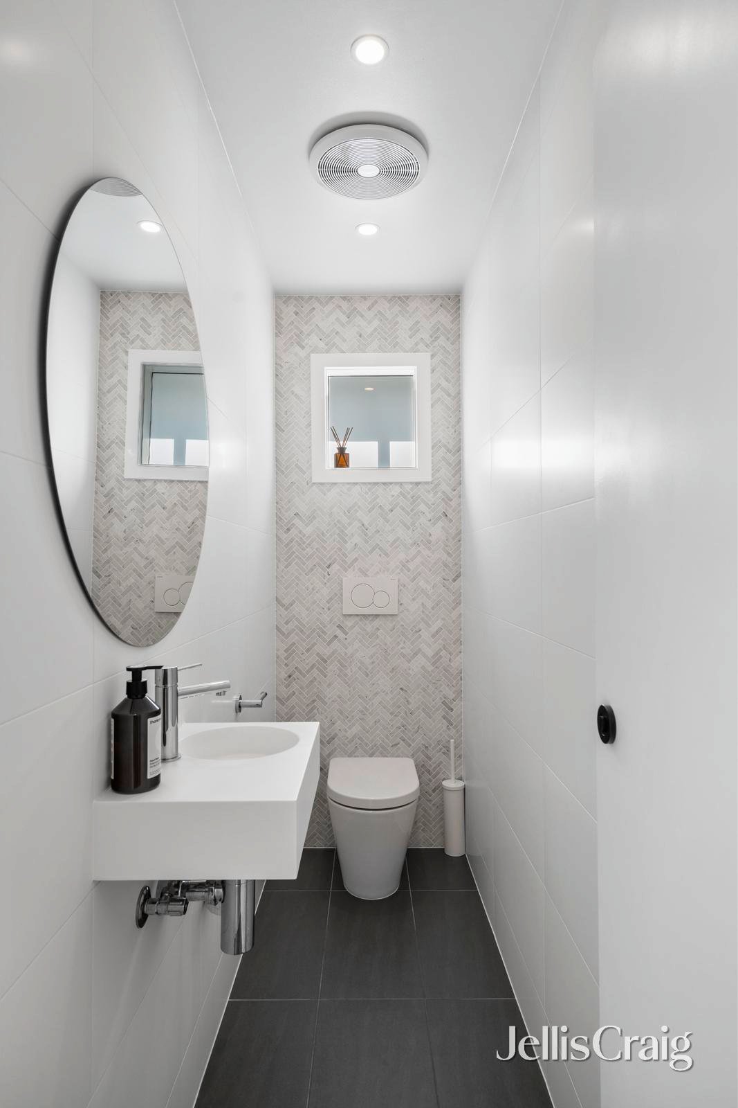 1/7 Kevin Street, Mount&nbsp;Waverley image 8