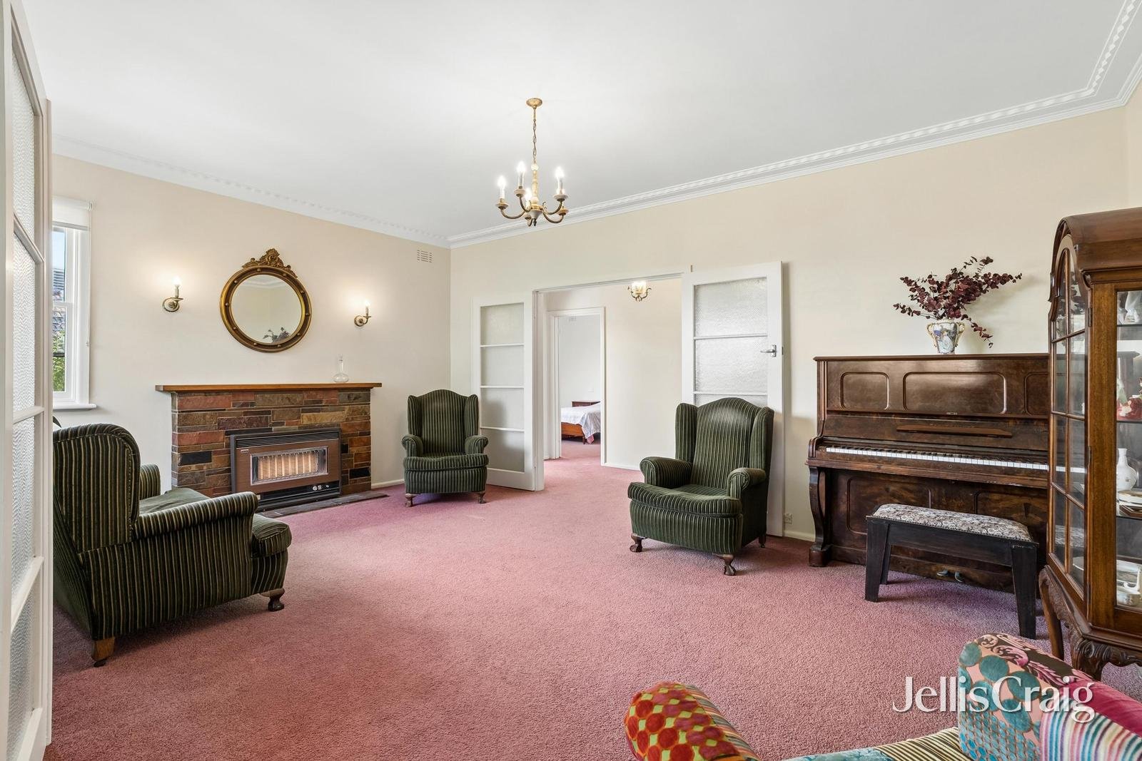 17 Koolkuna Avenue, Doncaster image 2