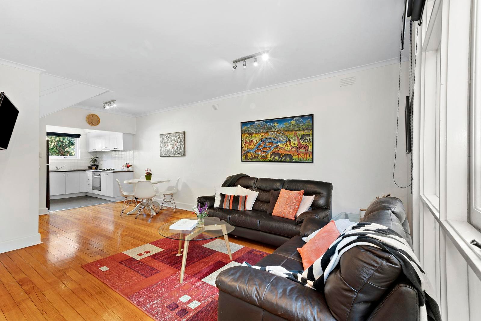 Property Gallery Thumbnail 3