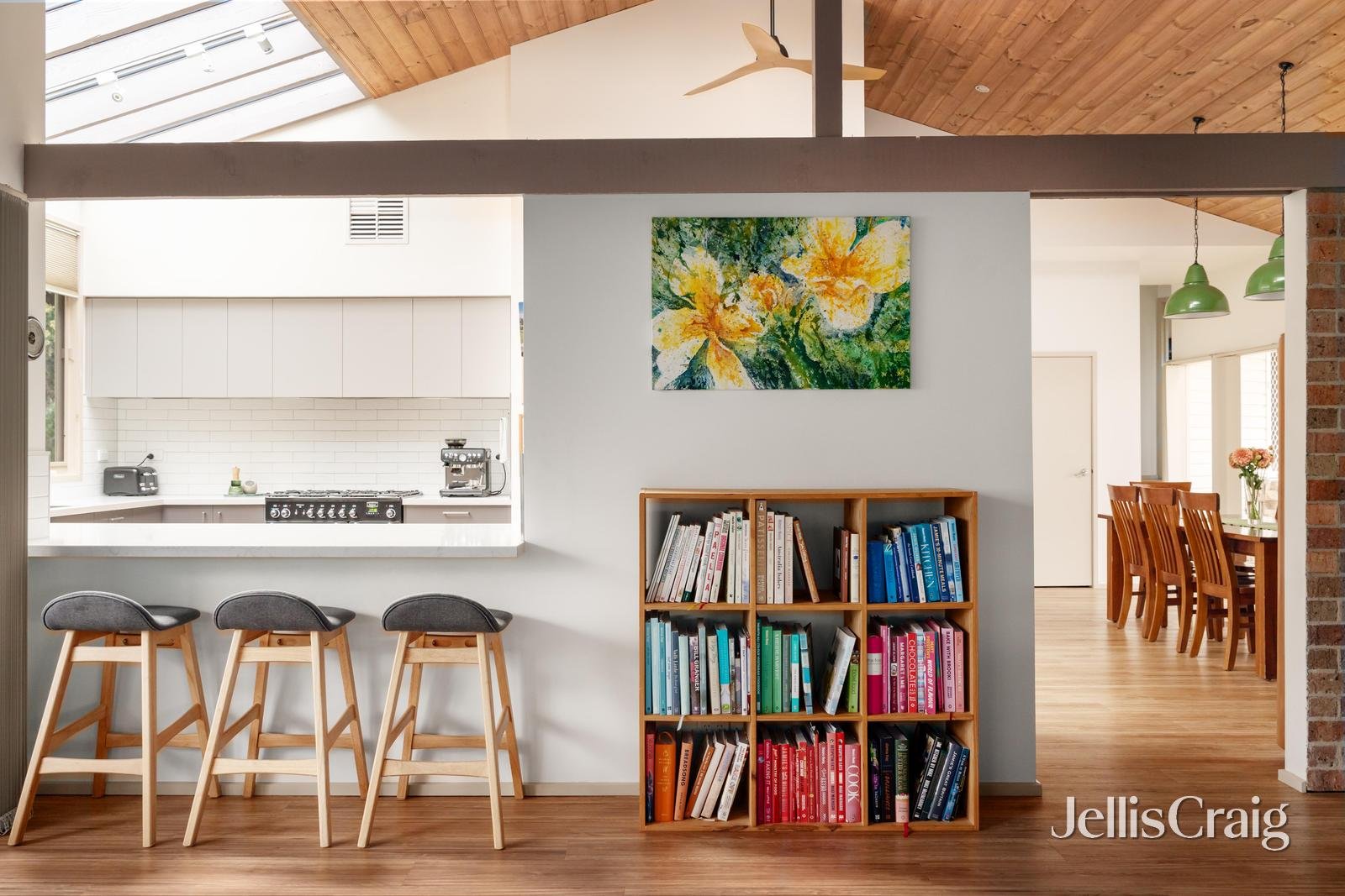 17 Laleham Court, Eltham image 2