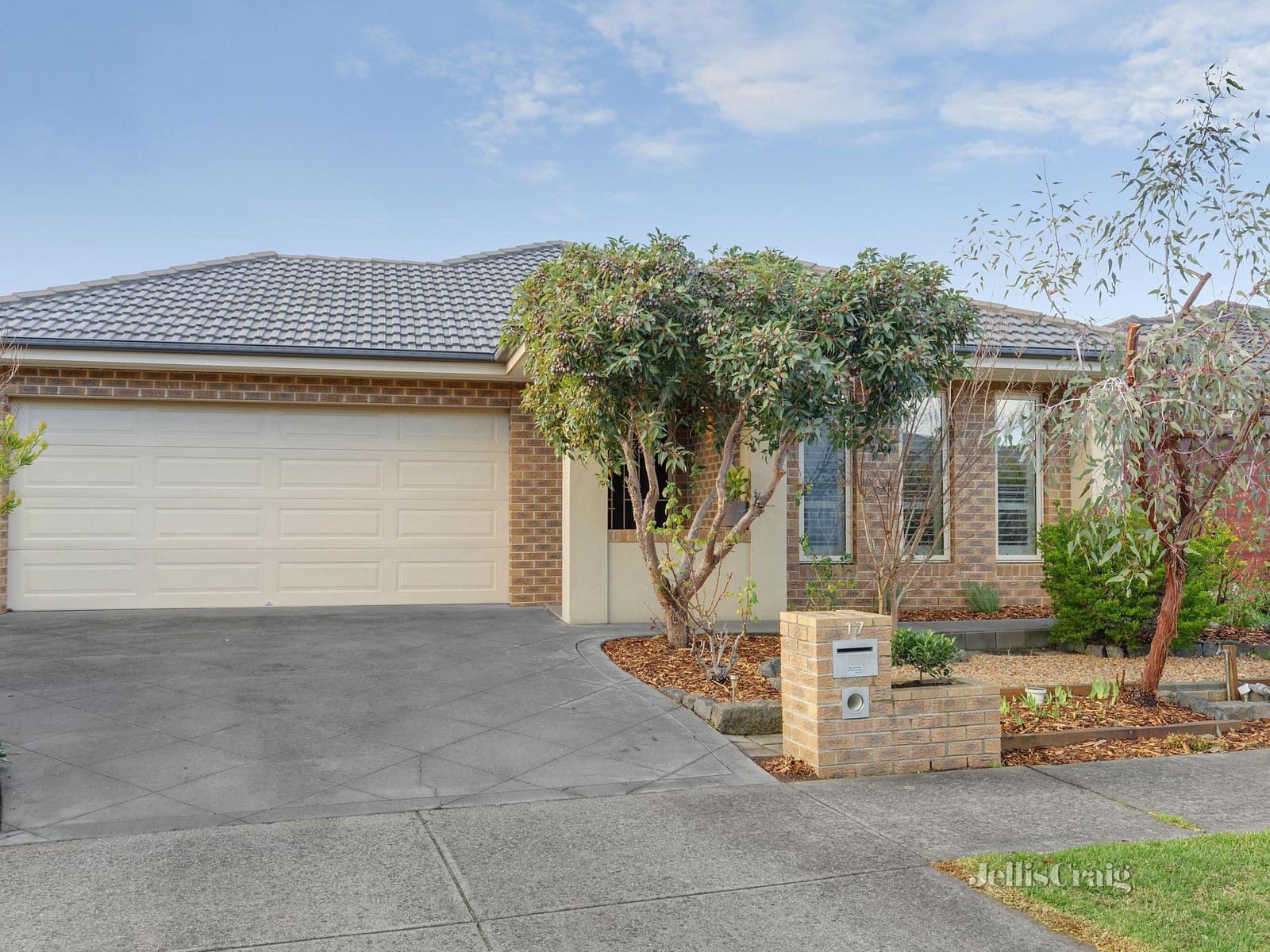 17 Lambrigg Place, Doreen image 1