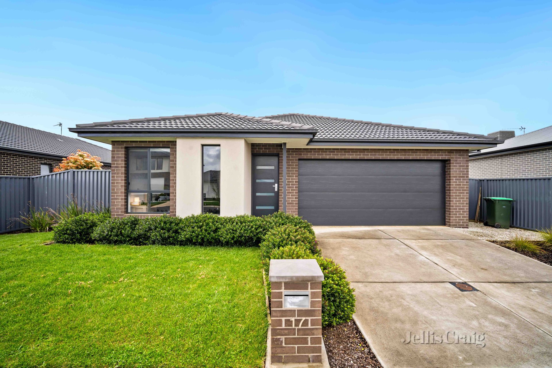 17 Leitrim Street, Alfredton image 1