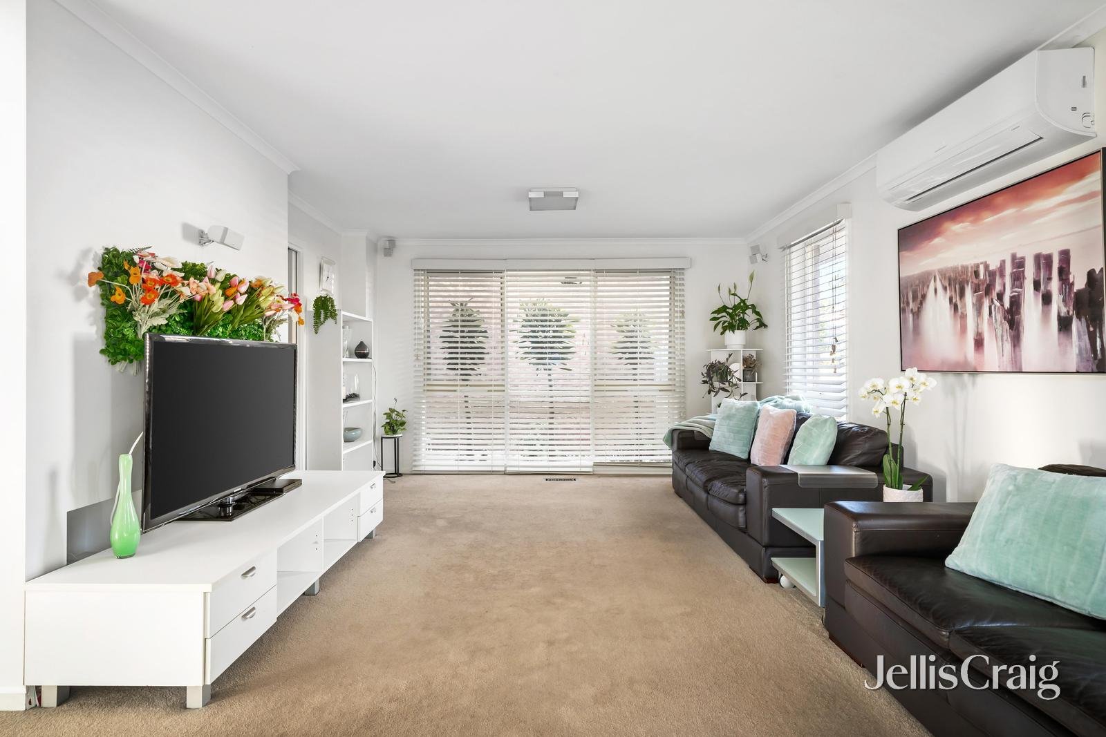 17 Liat Way, Greensborough image 5