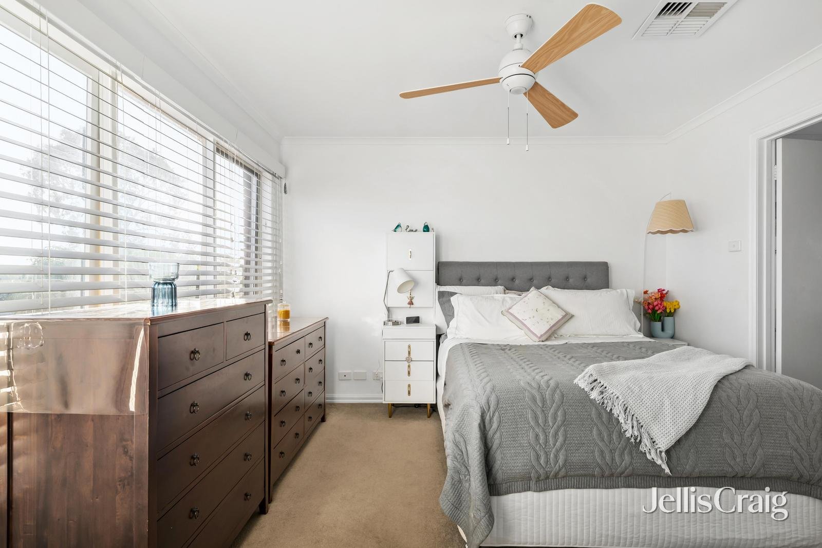 17 Liat Way, Greensborough image 12