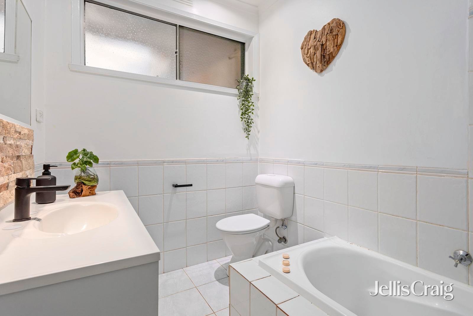 17 Lockhart Road, Ringwood&nbsp;North image 9