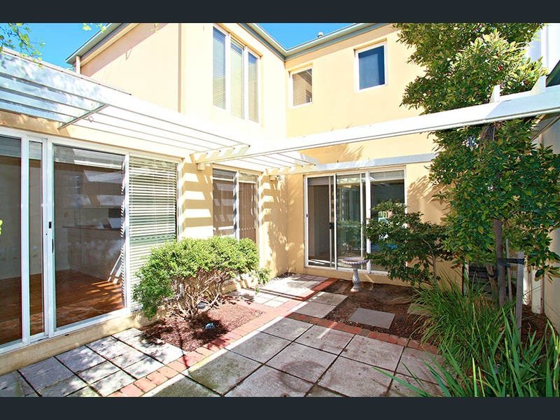 17 Mariposa Place, Port Melbourne image 2